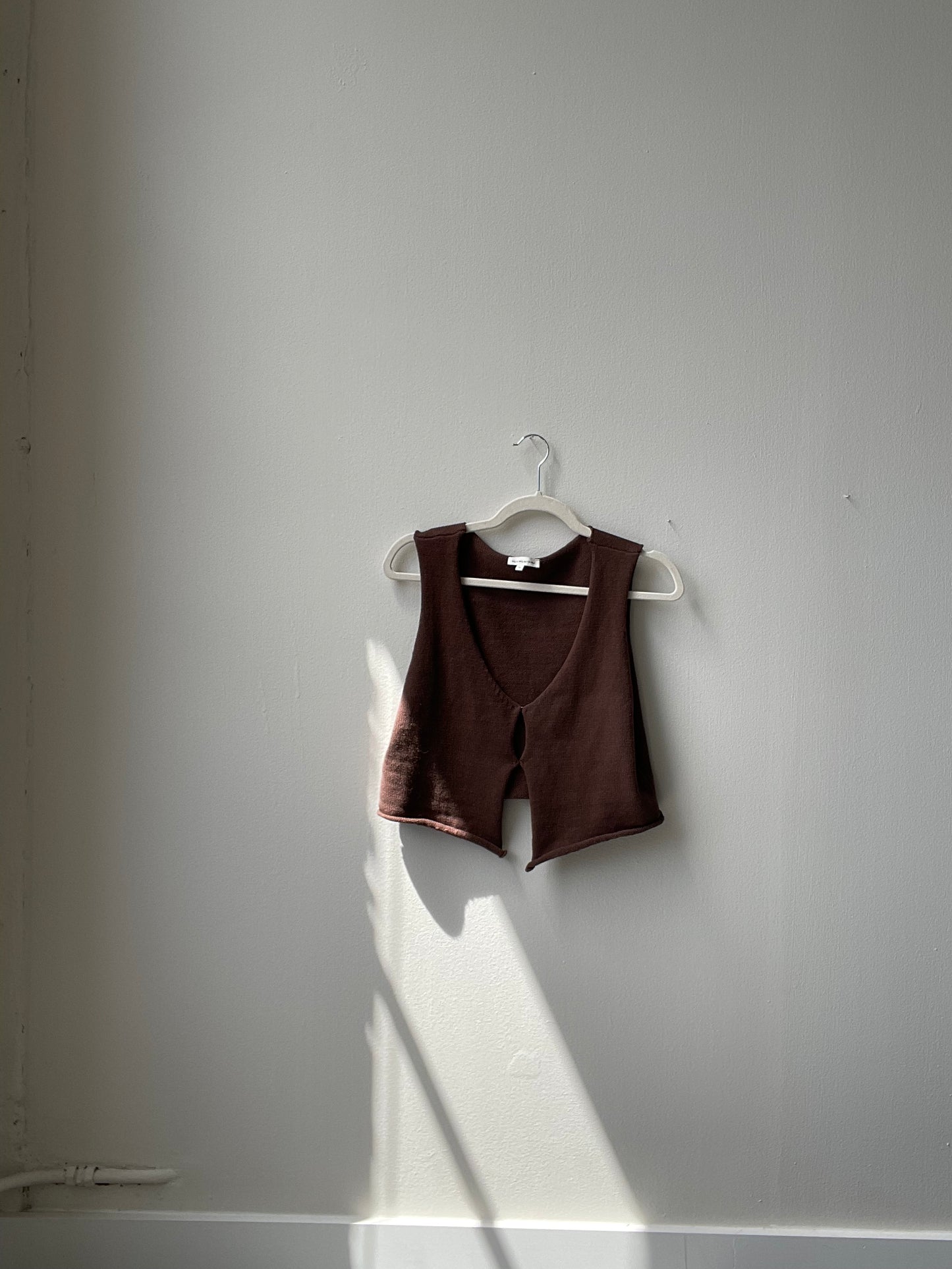 Arlette Double Front Closure Cotton Knit Vest In Brown