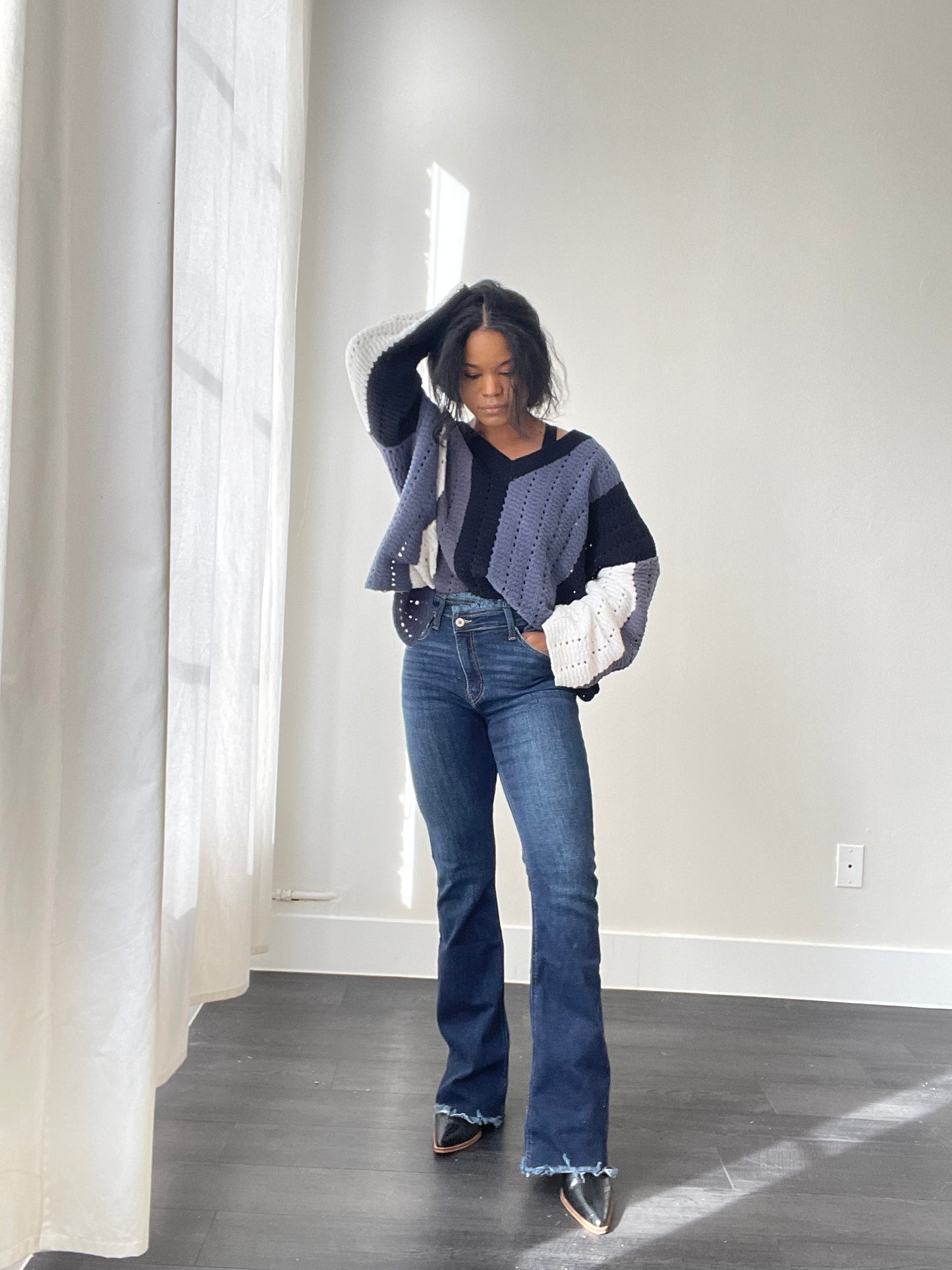 Carly 90s & Flared Jean In Indigo