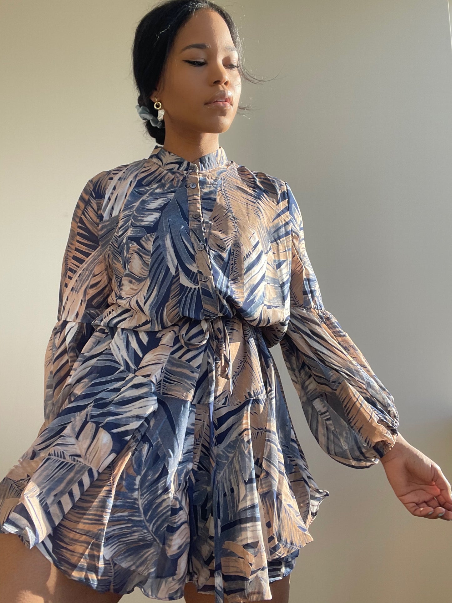 Tegan Woven Balloon Sleeve Dress In Navy