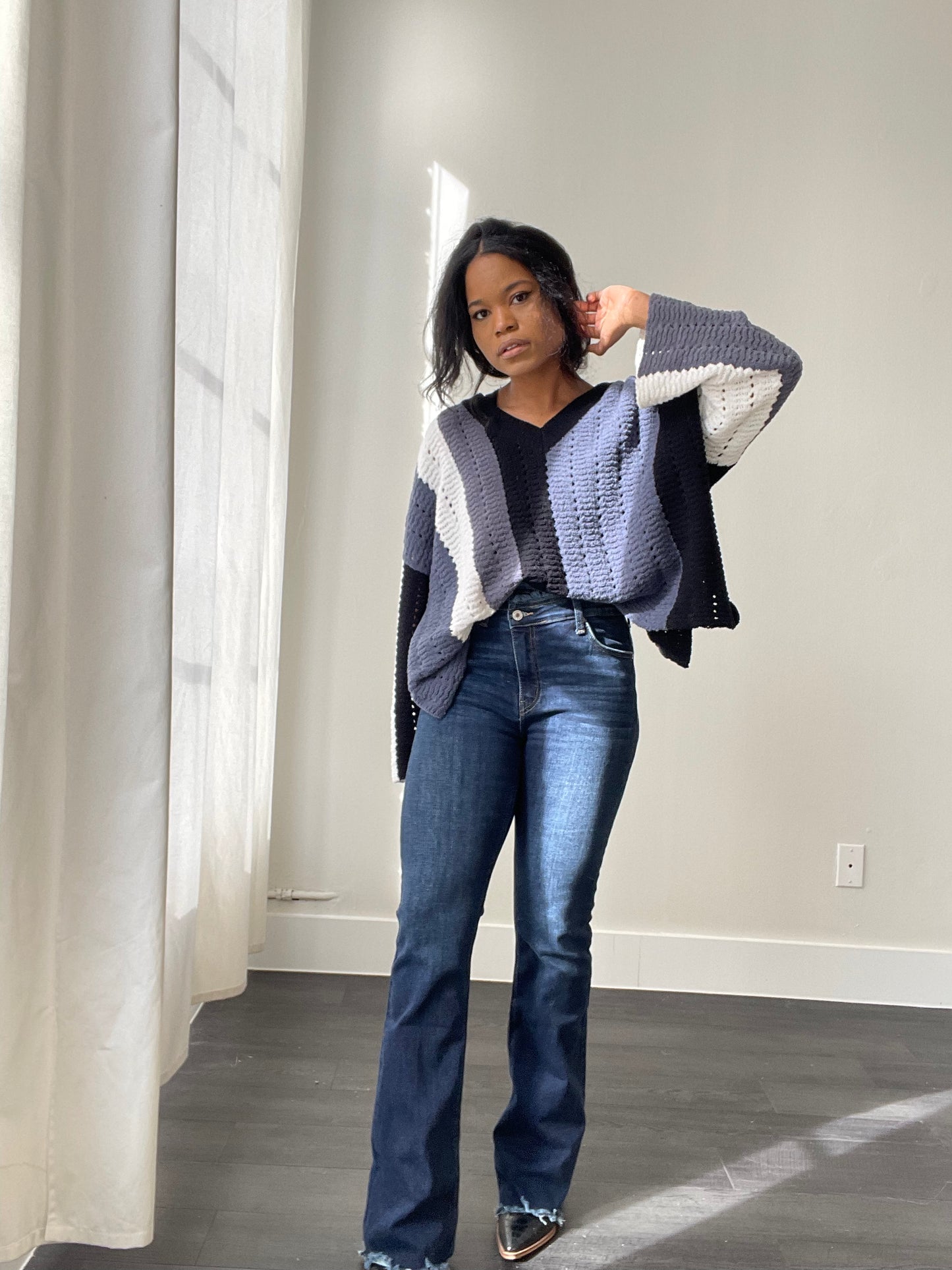 Carly 90s & Flared Jean In Indigo