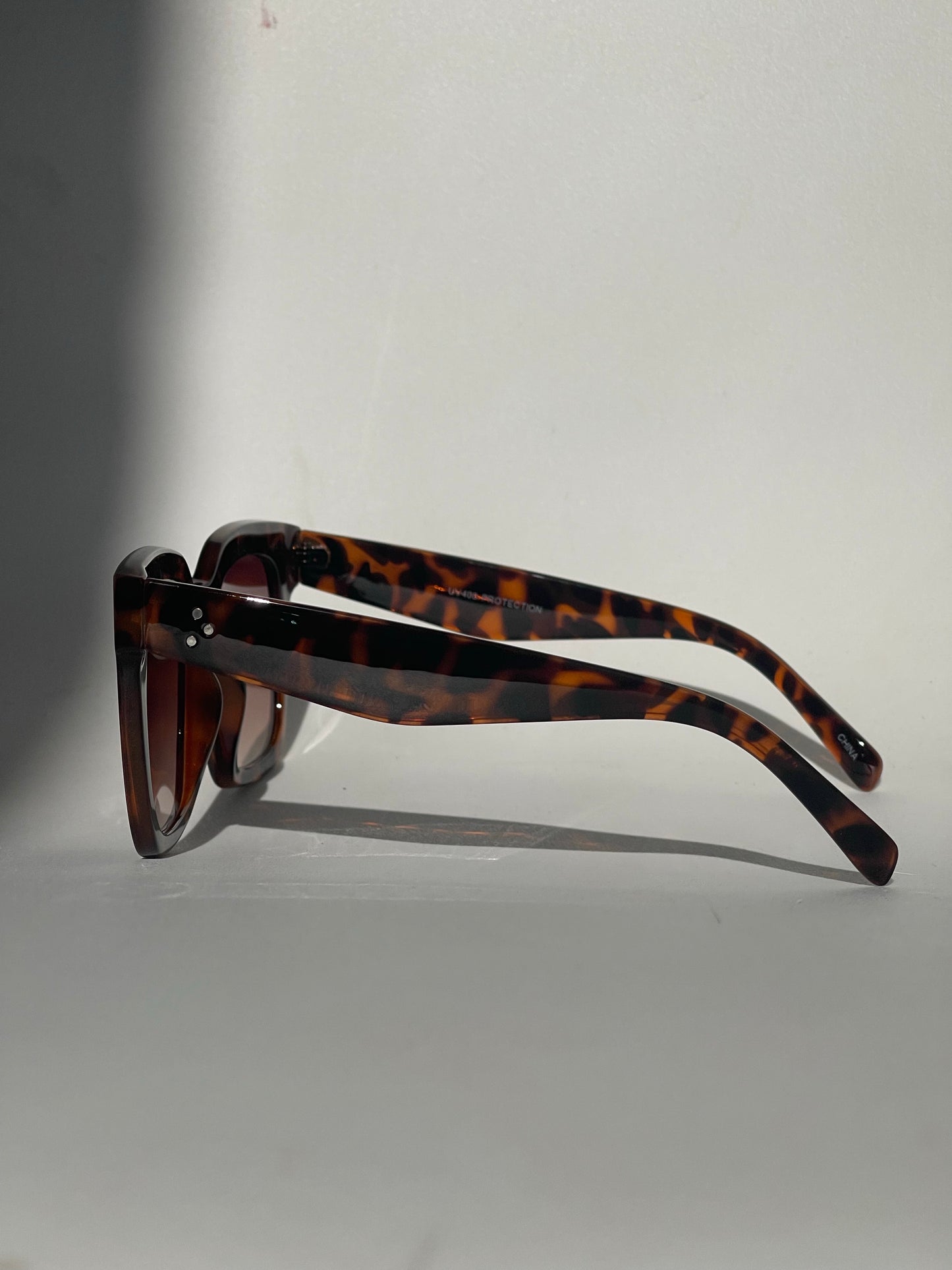 Ellie Oversized Square Sunglasses In Tortoise