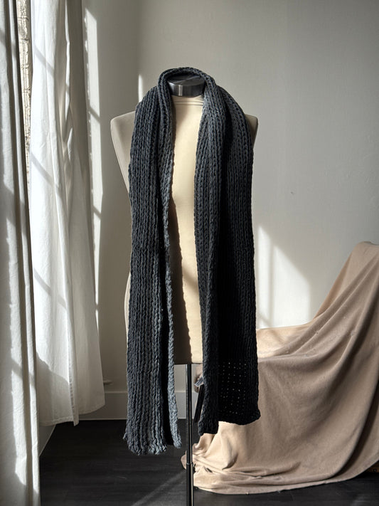 Ollie Classic Knit Ultra Soft ScarfIn Charcoal