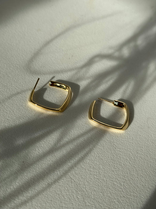 Tracy Gold Dipped Square Soft Twist Hoop In Gold
