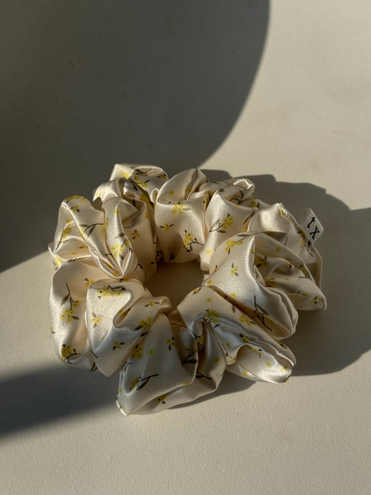 Susan Satin Handcrafted Texas Sized Scrunchie In Wild Daisies