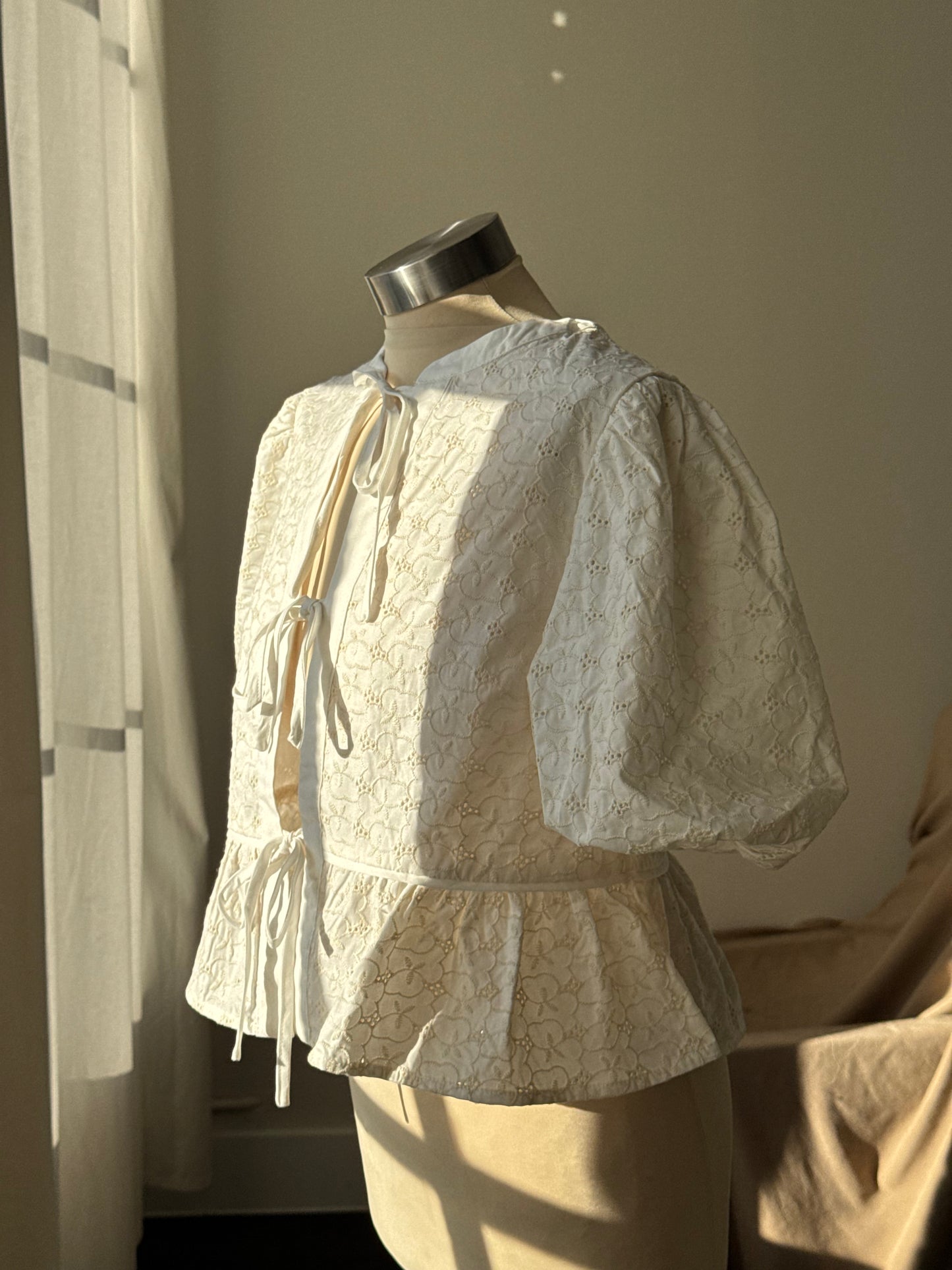 Cindy Cotton Puff Sleeve Embroidered Tie Front Top In Ivory