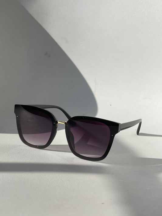 Connor ￼Gold Rim Silver Double Stud Sunglasses In Black Plum
