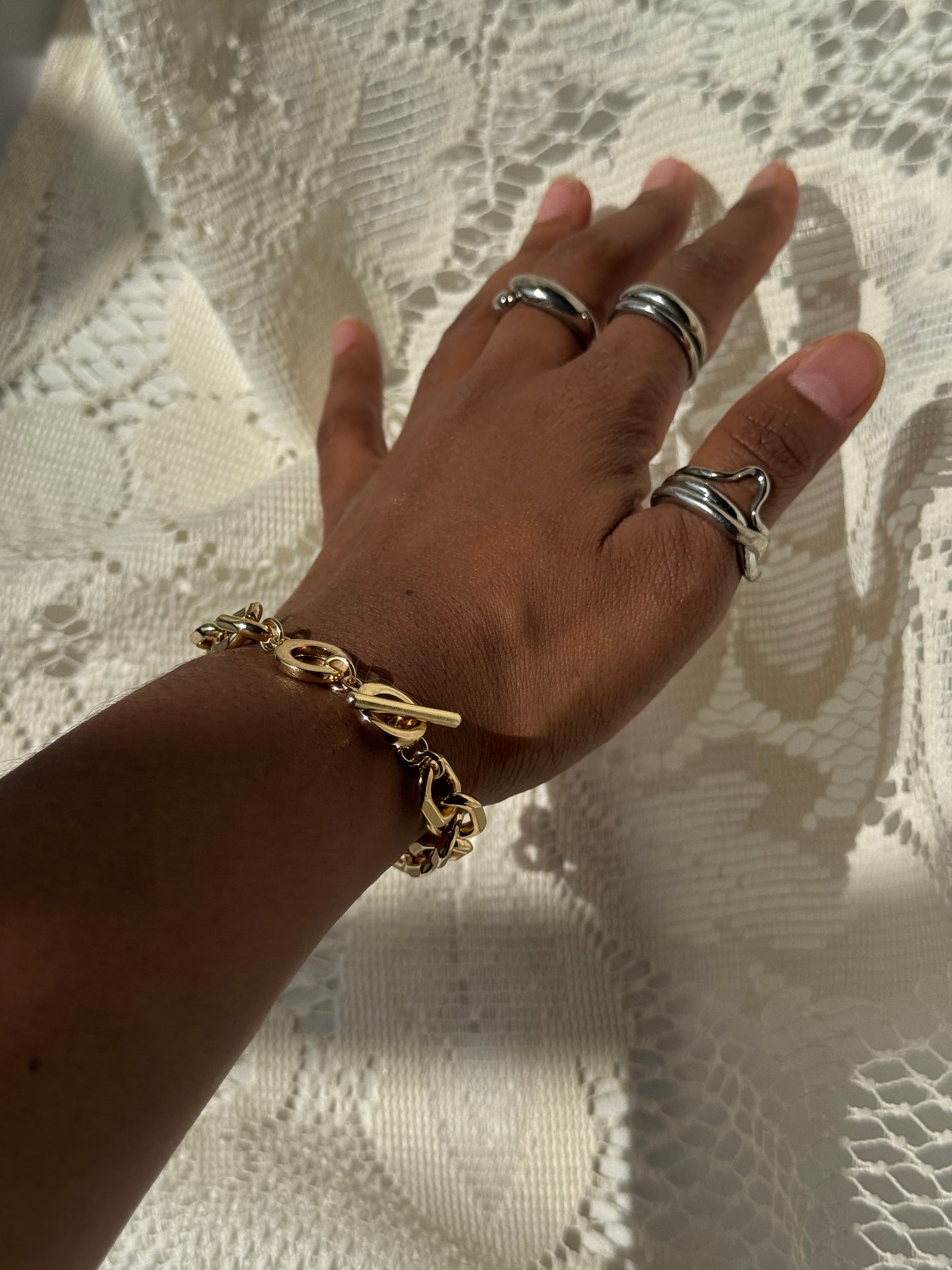 Galeb Chunky Toggle Link Chain Bracelet In Gold