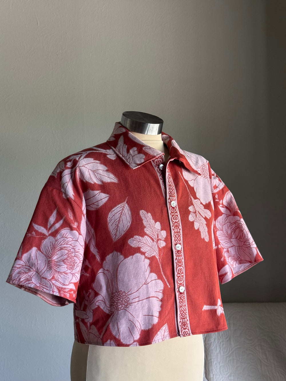 Judy Handcrafted Vintage Cropped Button Down In Cinnamon￼