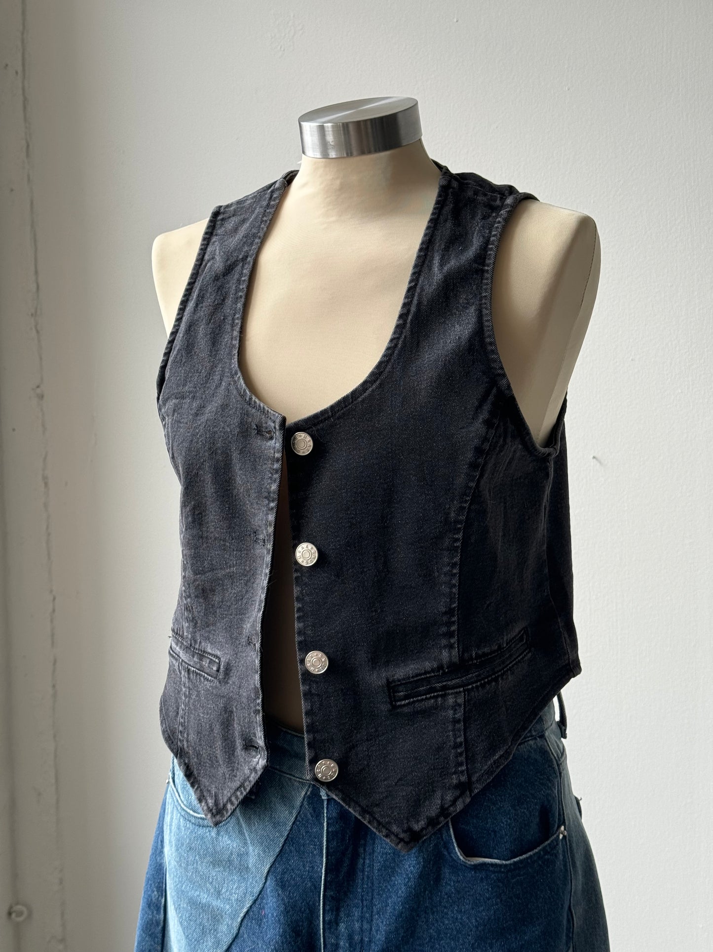 Judith Classic Western Style Low Neck Denim Vest In Ash Black