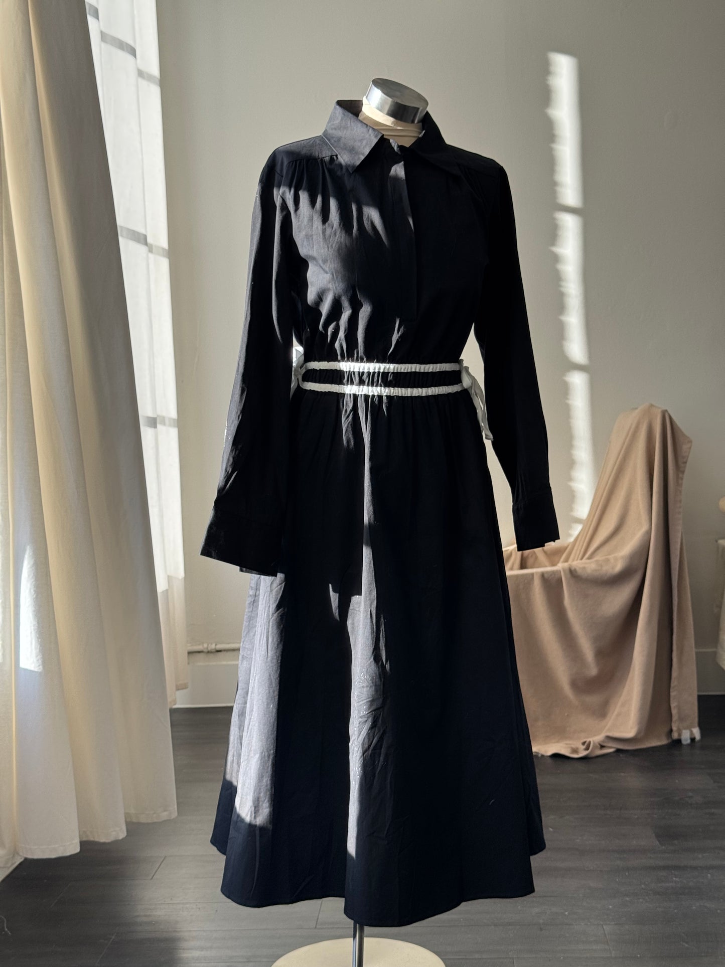 Rhonda Cotton Modern Midi Dress In Black