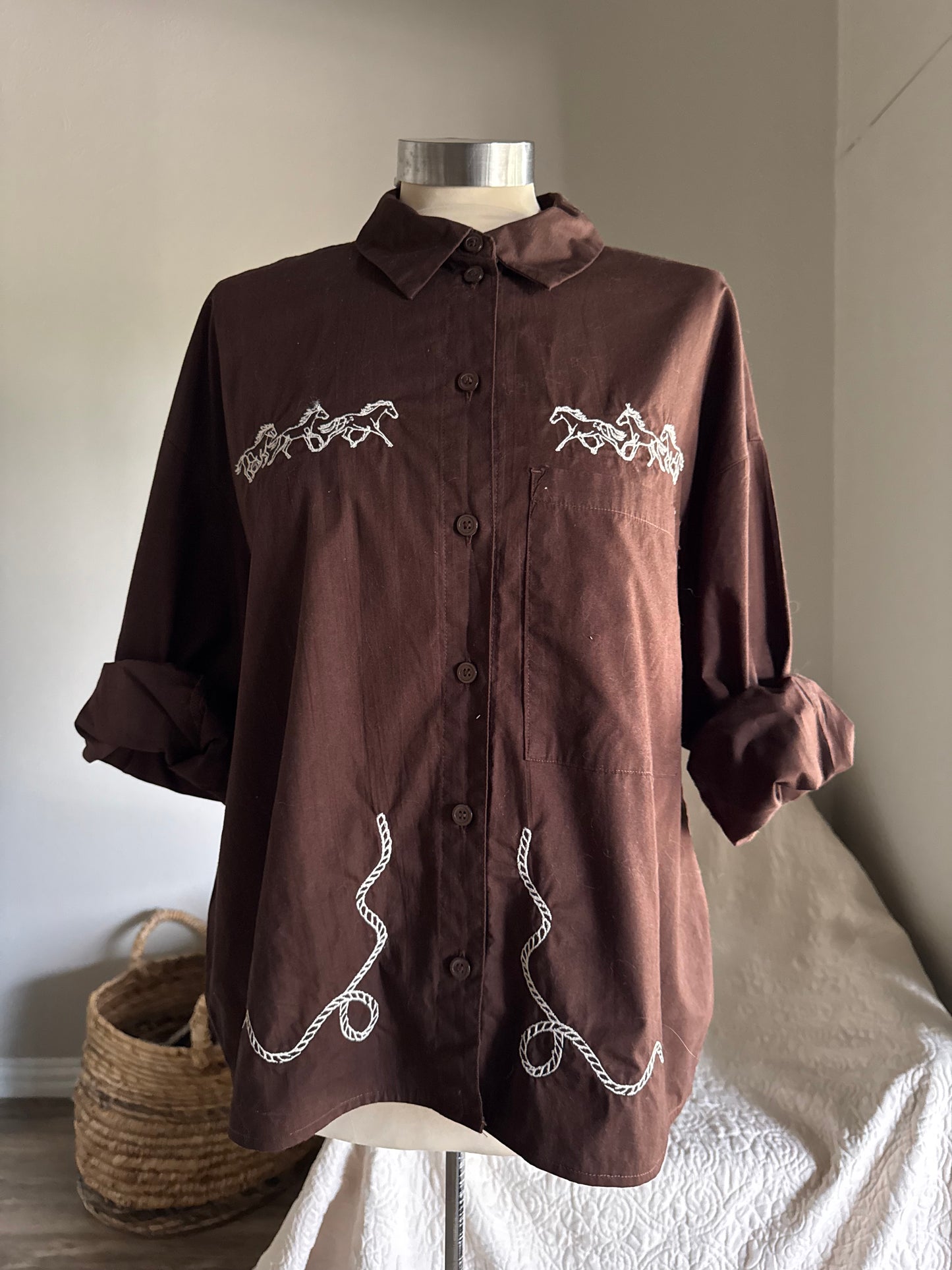 Lawrence Handcrafted Cropped Cotton Button Down Long Sleeve In Chocolate