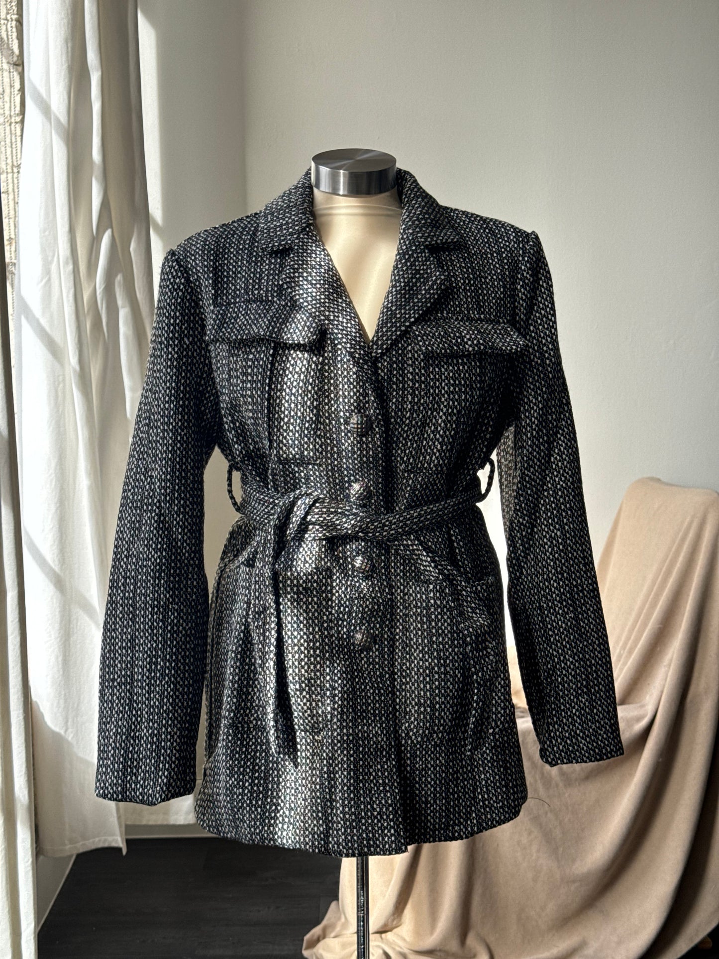 Braxton Classic Tweed Tailored Jacket In Black