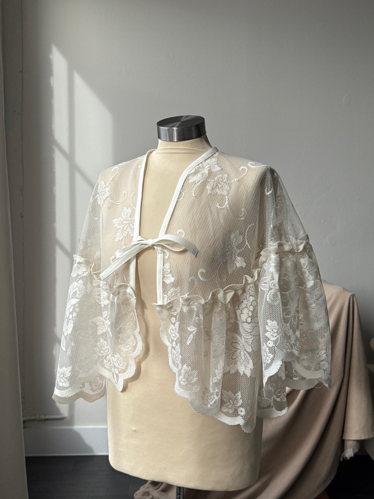 Jernigan Handcrafted Vintage Lace Cape In Butter