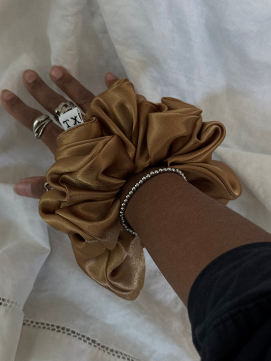 Carmen Handcrafted Texas Sized Scrunchie In Caramel￼