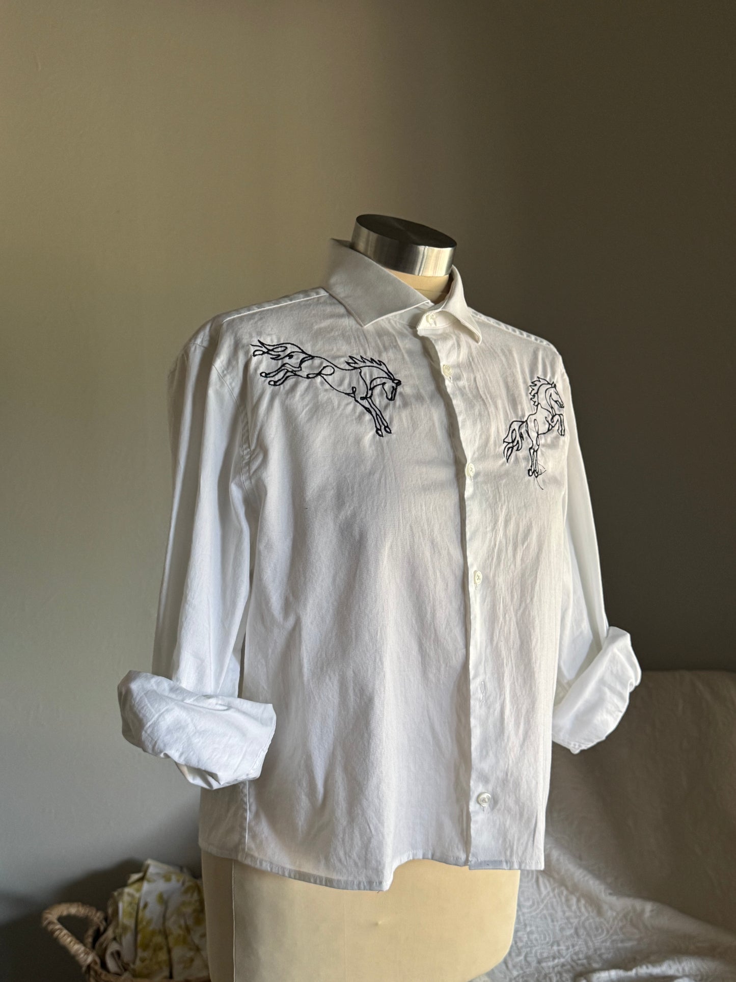 The Lawrence Handcrafted Embroidered Cropped Button Down