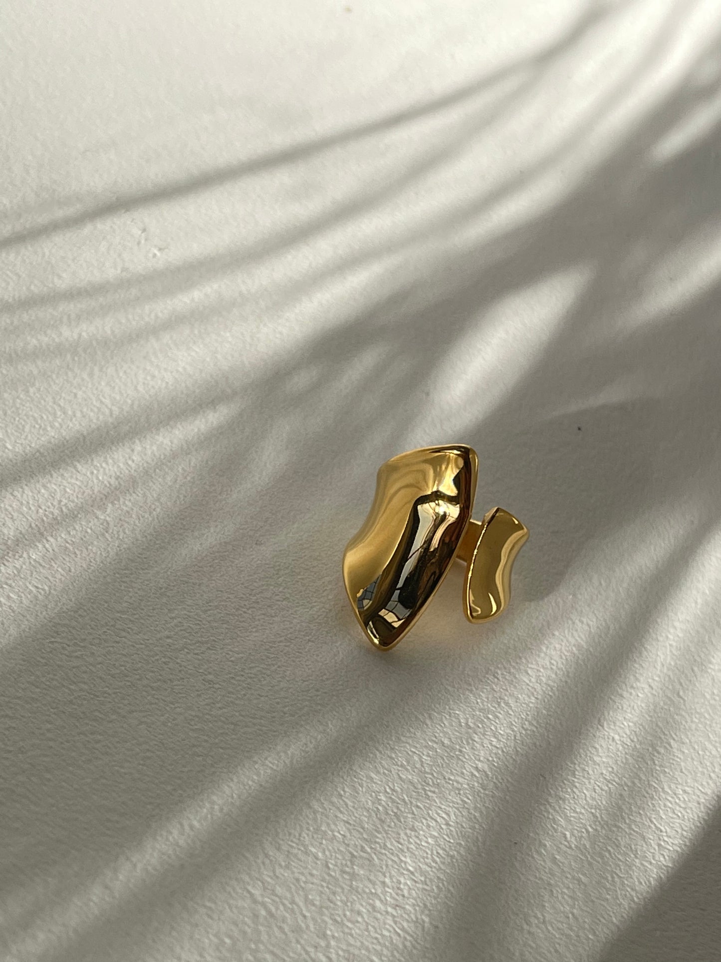 Gladius Armor Stainless Steel Ring In 18k Gold Plated