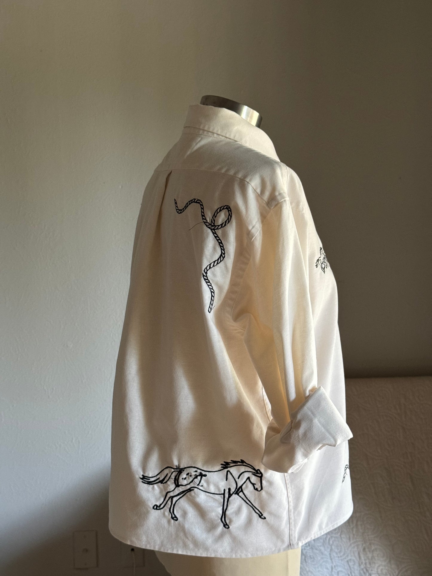 Lawrence Handcrafted Cropped Cotton Button Down Long Sleeve In Vanilla