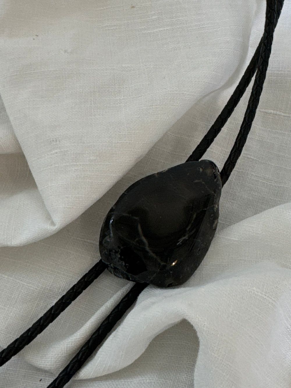 Handcrafted Agate Bolo Tie In Black Canon