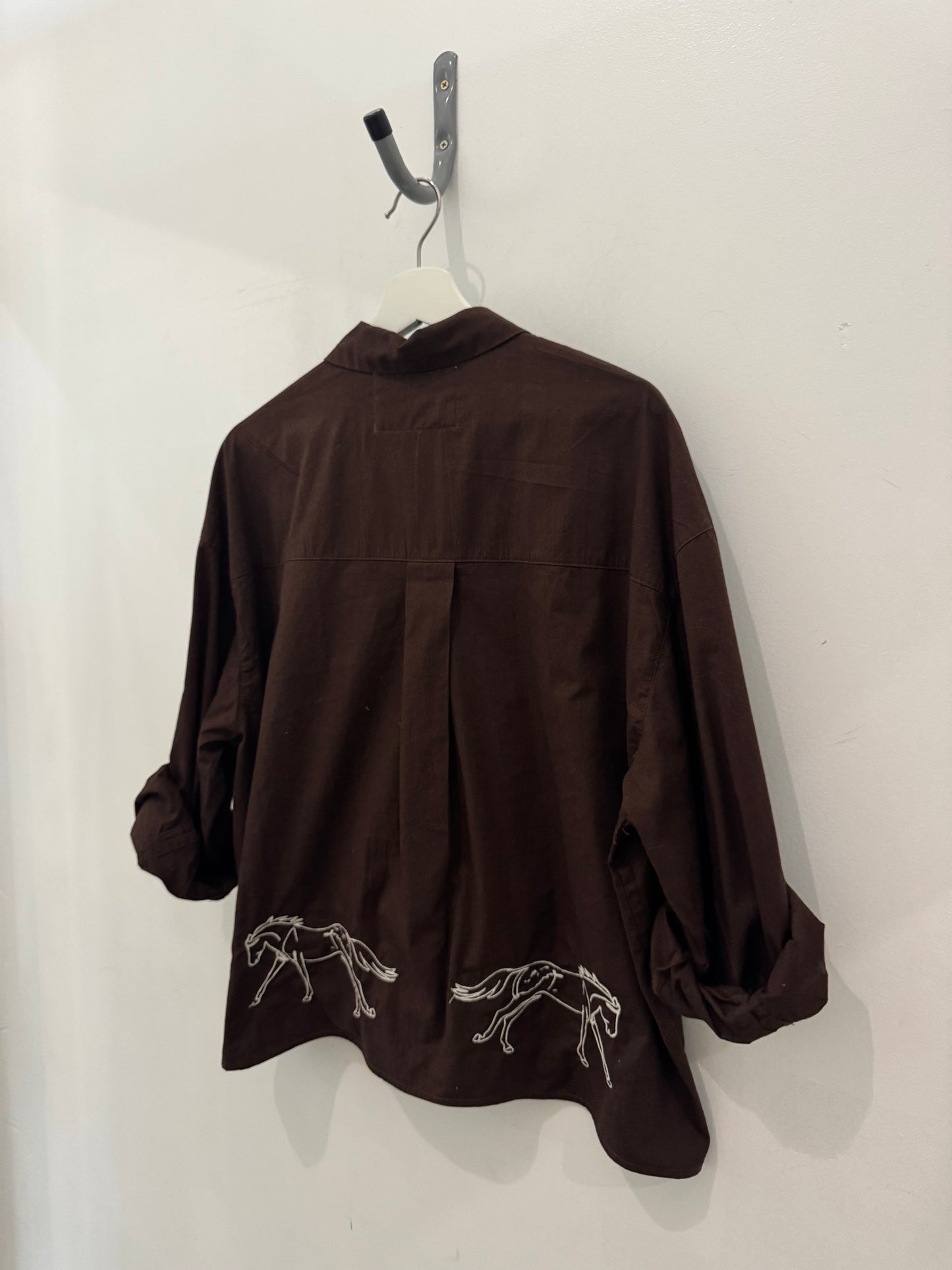 Lawrence Handcrafted Cropped Cotton Button Down Long Sleeve In Chocolate