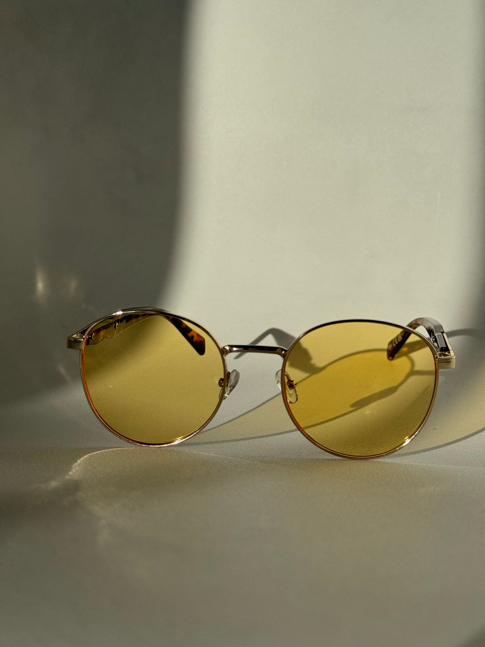 Davon Classic 80s Style Sunglasses In Lemon