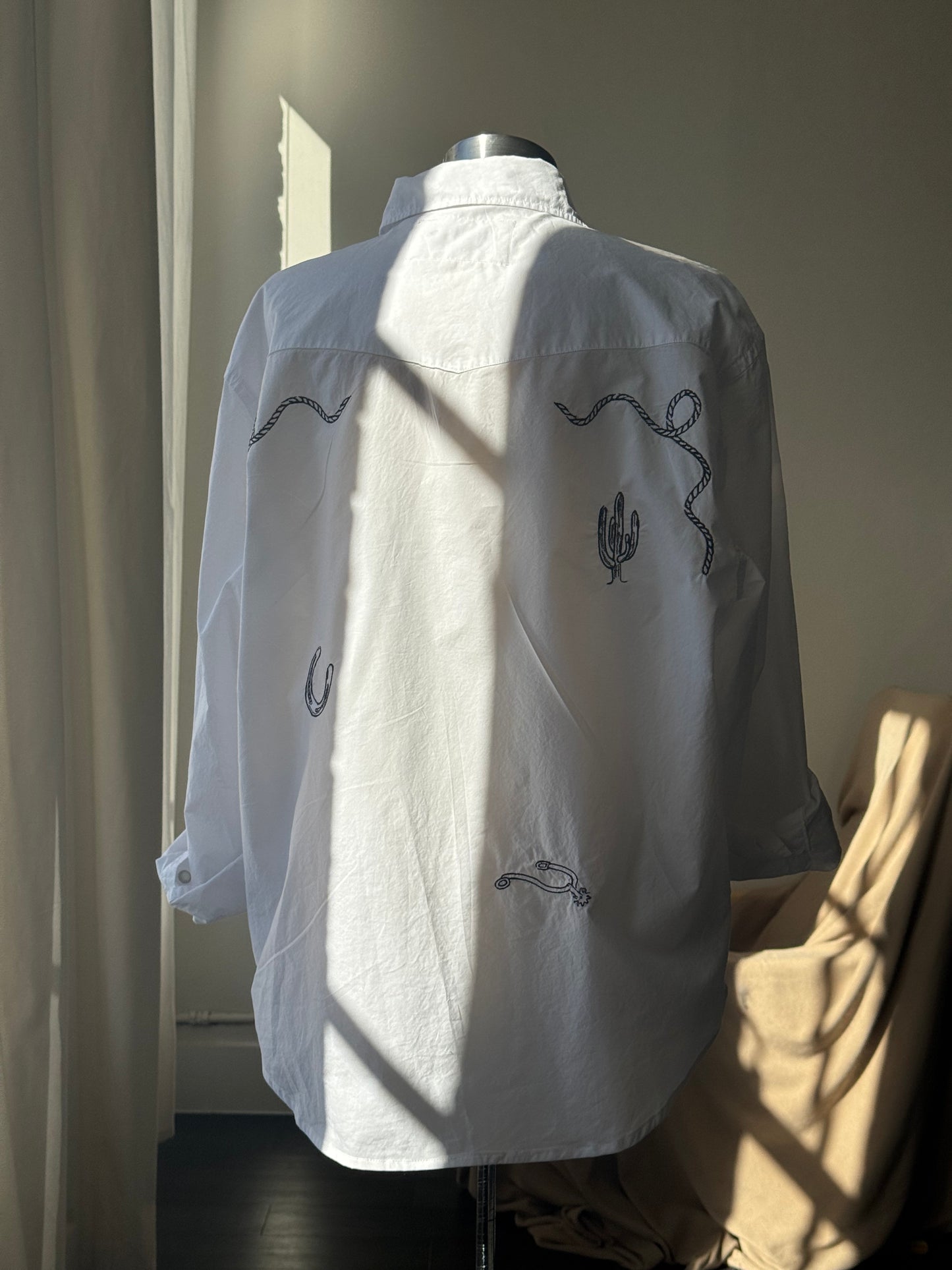 Jaxson Handcrafted Embroidered Button Down In Pearl Snap