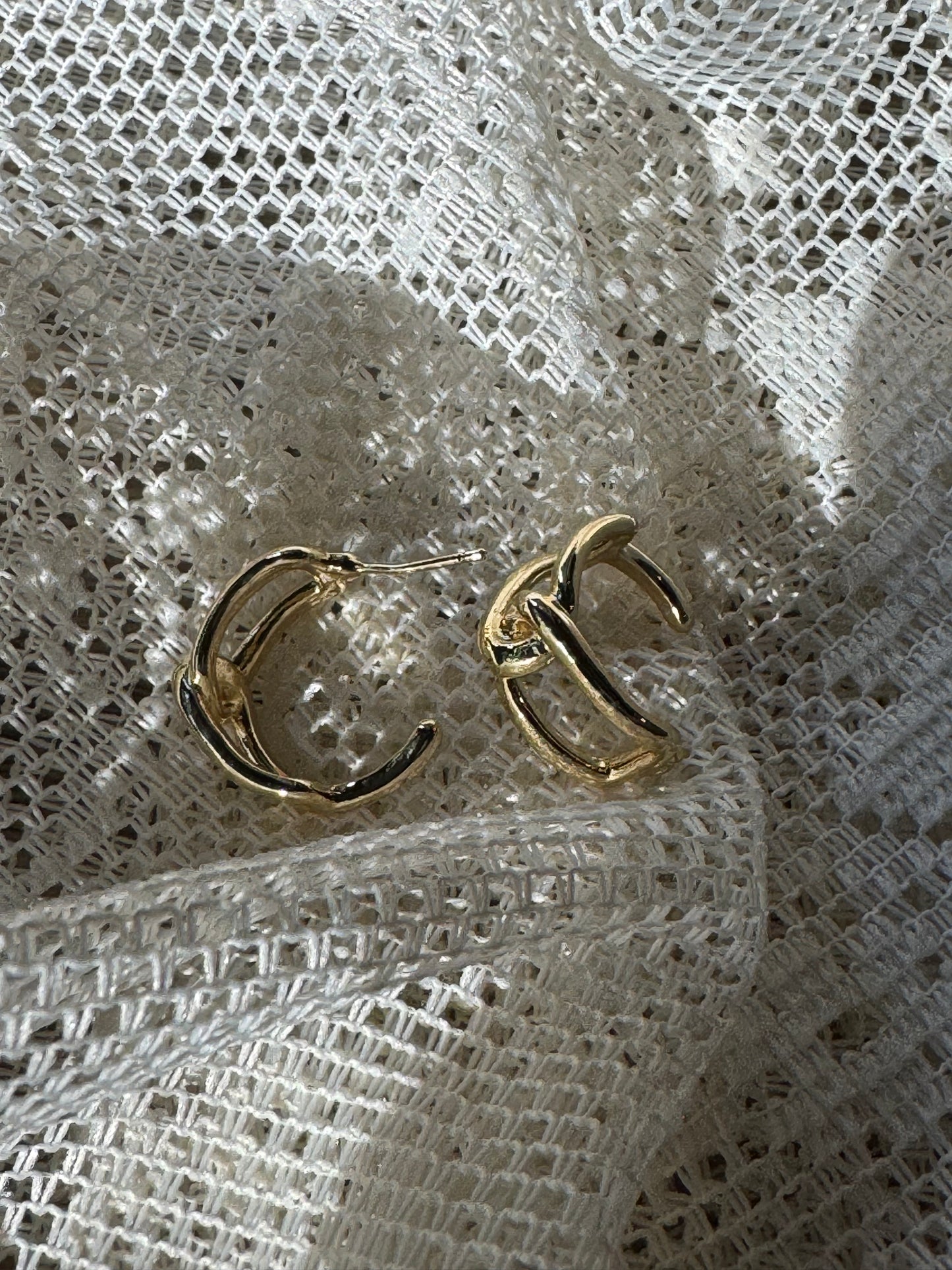 Sonna Double Chain Link Hug Hoop Plated In Gold