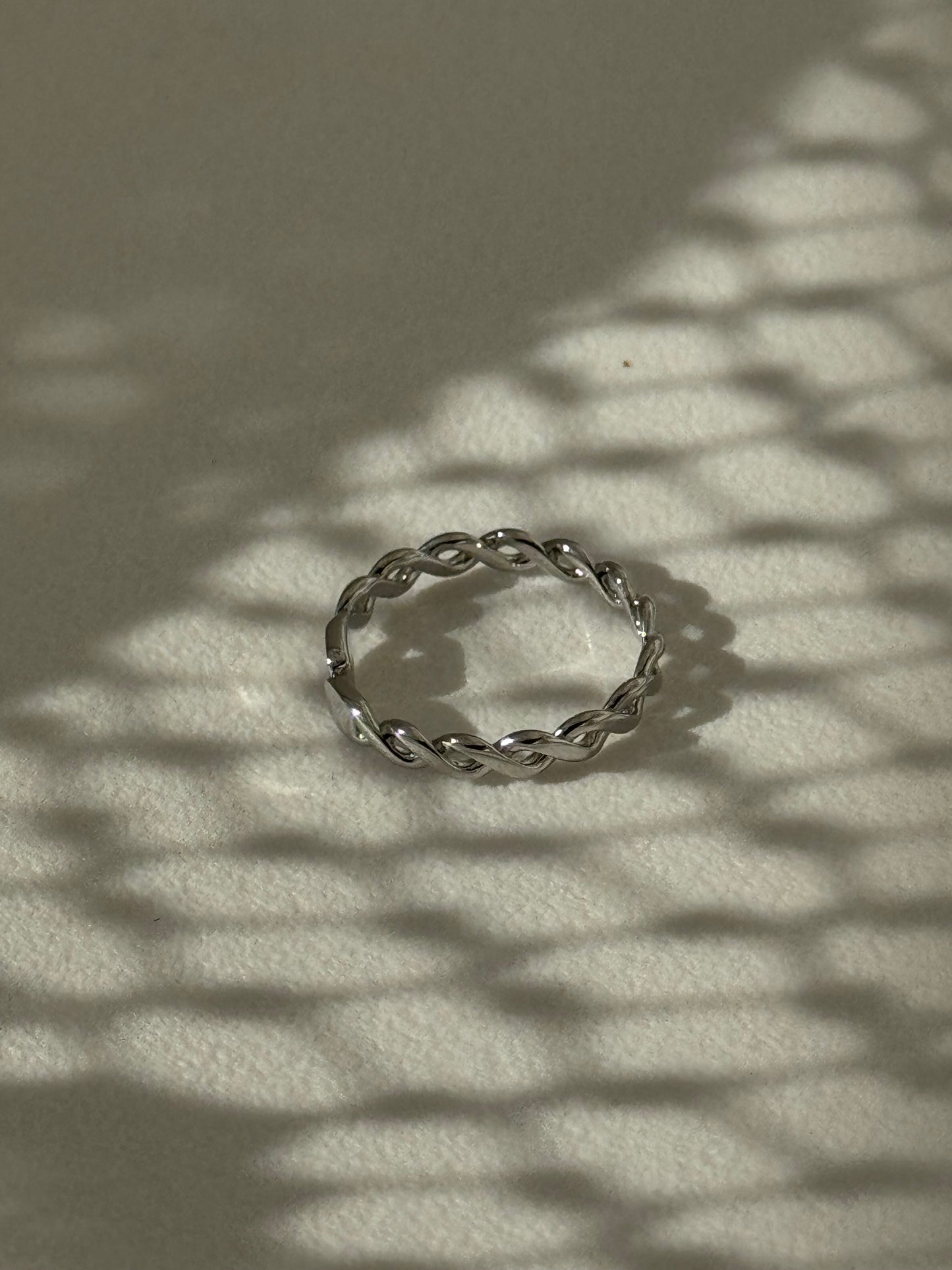 Kayla Classic Flat Twist Band Ring In Silver