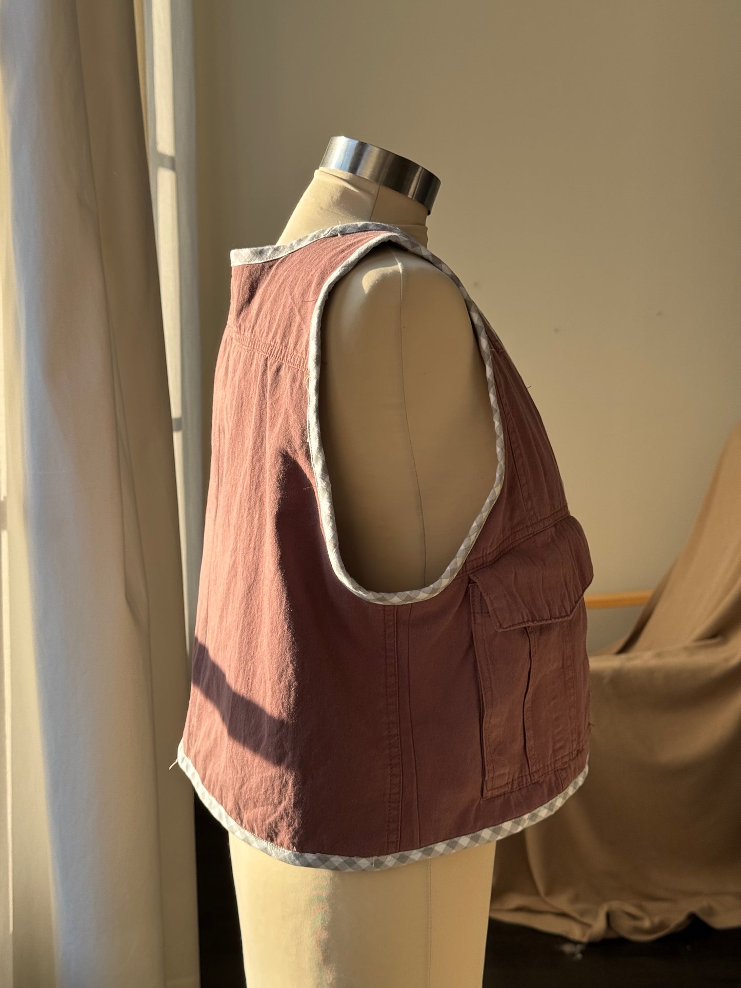 O.L. Handcrafted Reversible Cargo Vest In Vintage Brown￼