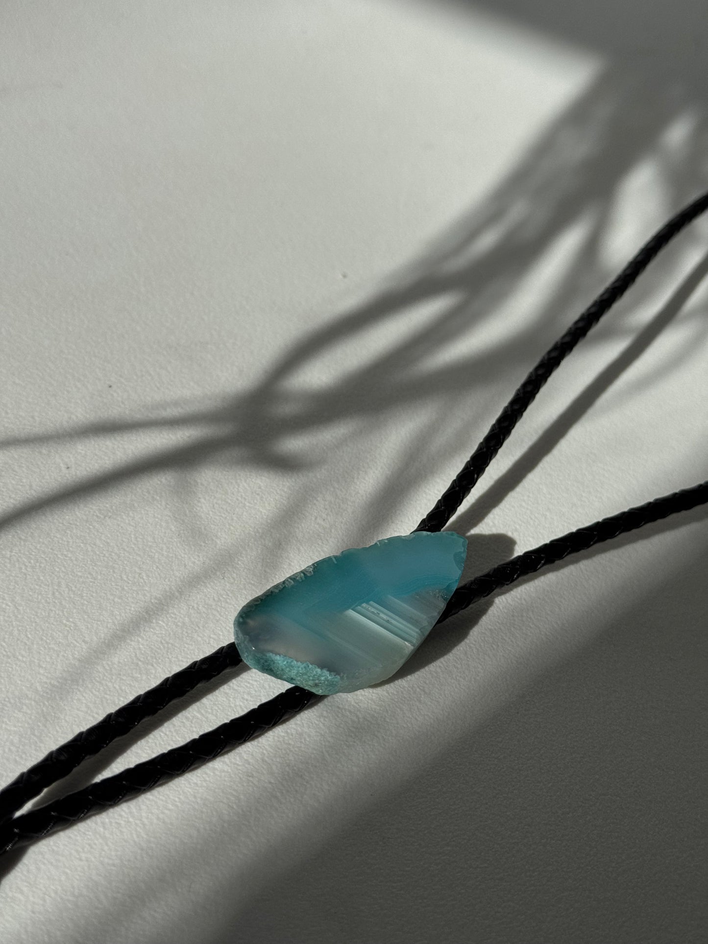 Riley Handmade Agate Genuine Leather Bolo Tie In Sea