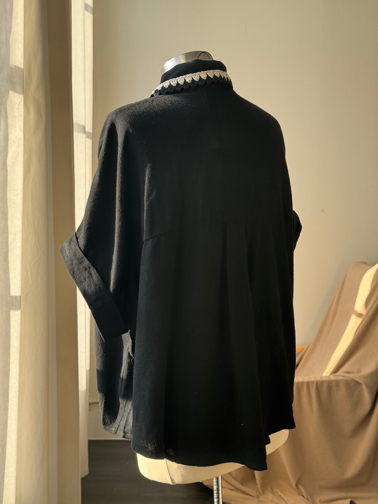 Elena Linen Crochet Top In Black￼