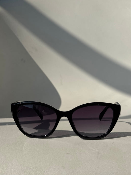 Abby Classic Cat Eye Sunglasses In Black