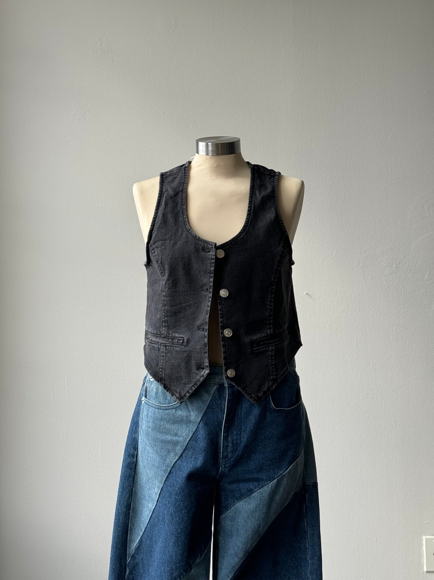 Judith Classic Western Style Low Neck Denim Vest In Ash Black