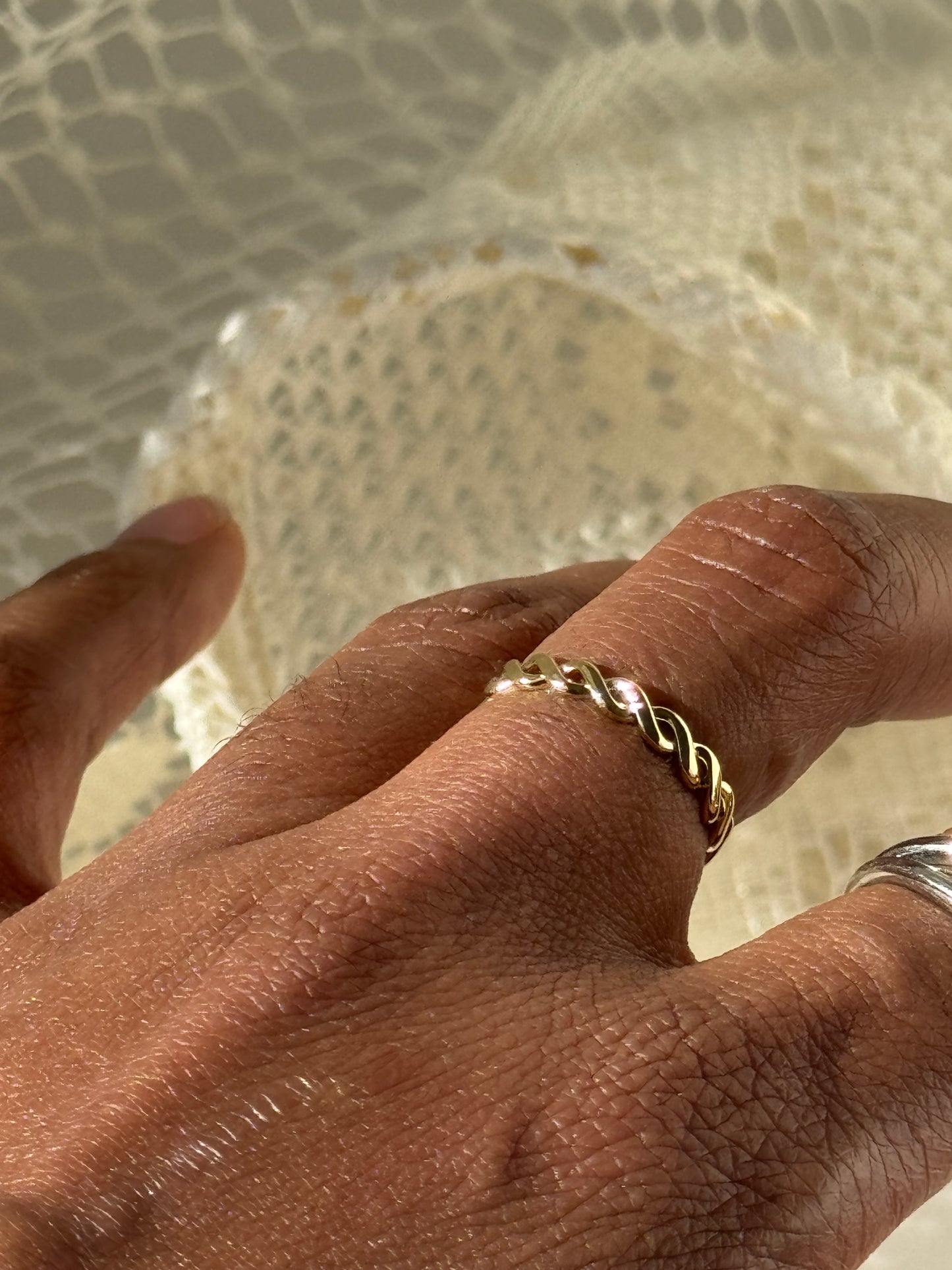 Kayla Classic Flat Twist Band Ring In Gold