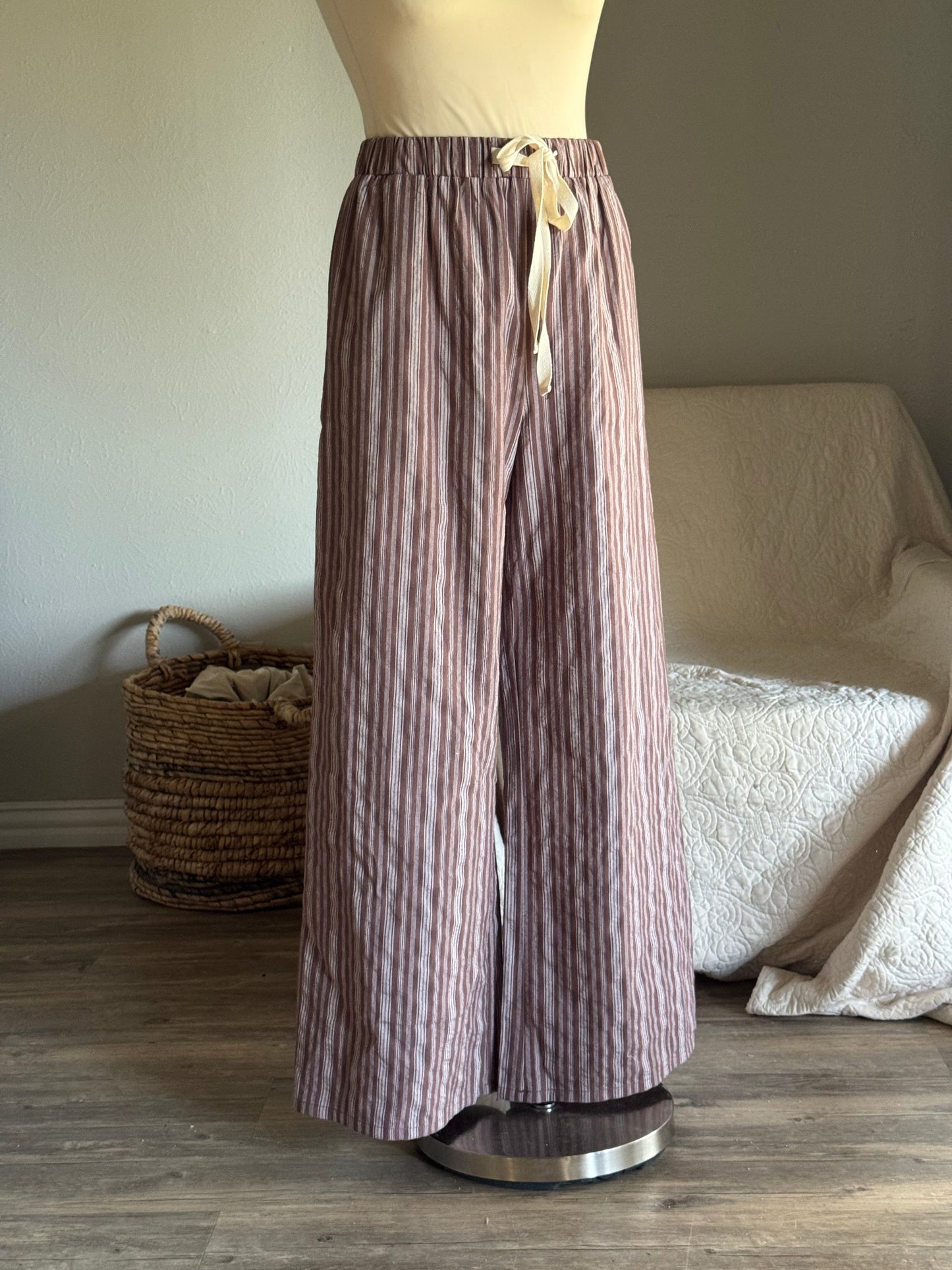 Laramie Cotton & Linen Striped Pants In Chocolate￼