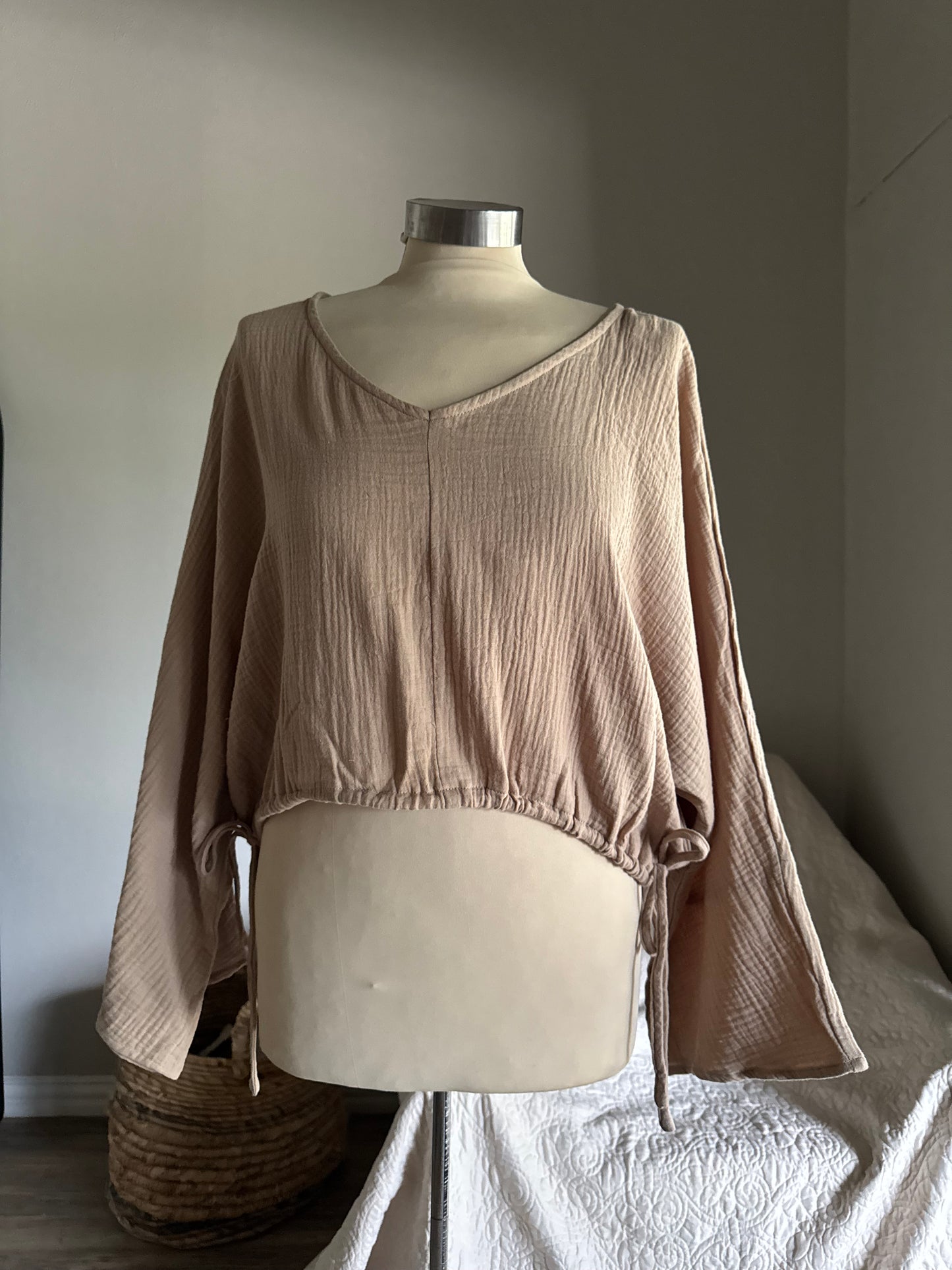 Marsha Cotton Gauze Cropped Kimono Style Top In Taupe