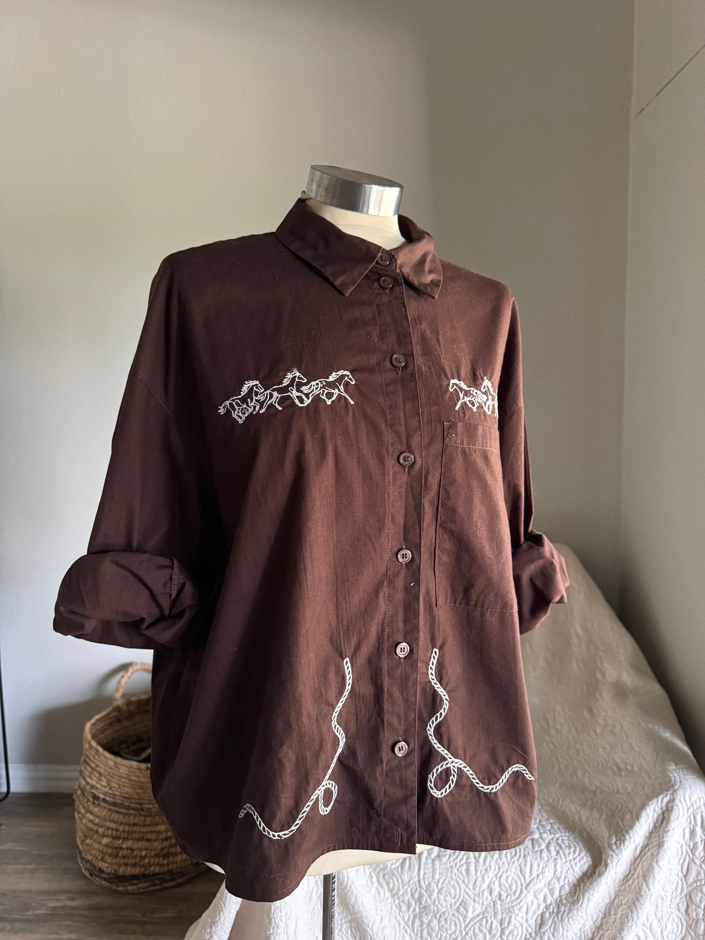 Lawrence Handcrafted Cropped Cotton Button Down Long Sleeve In Chocolate
