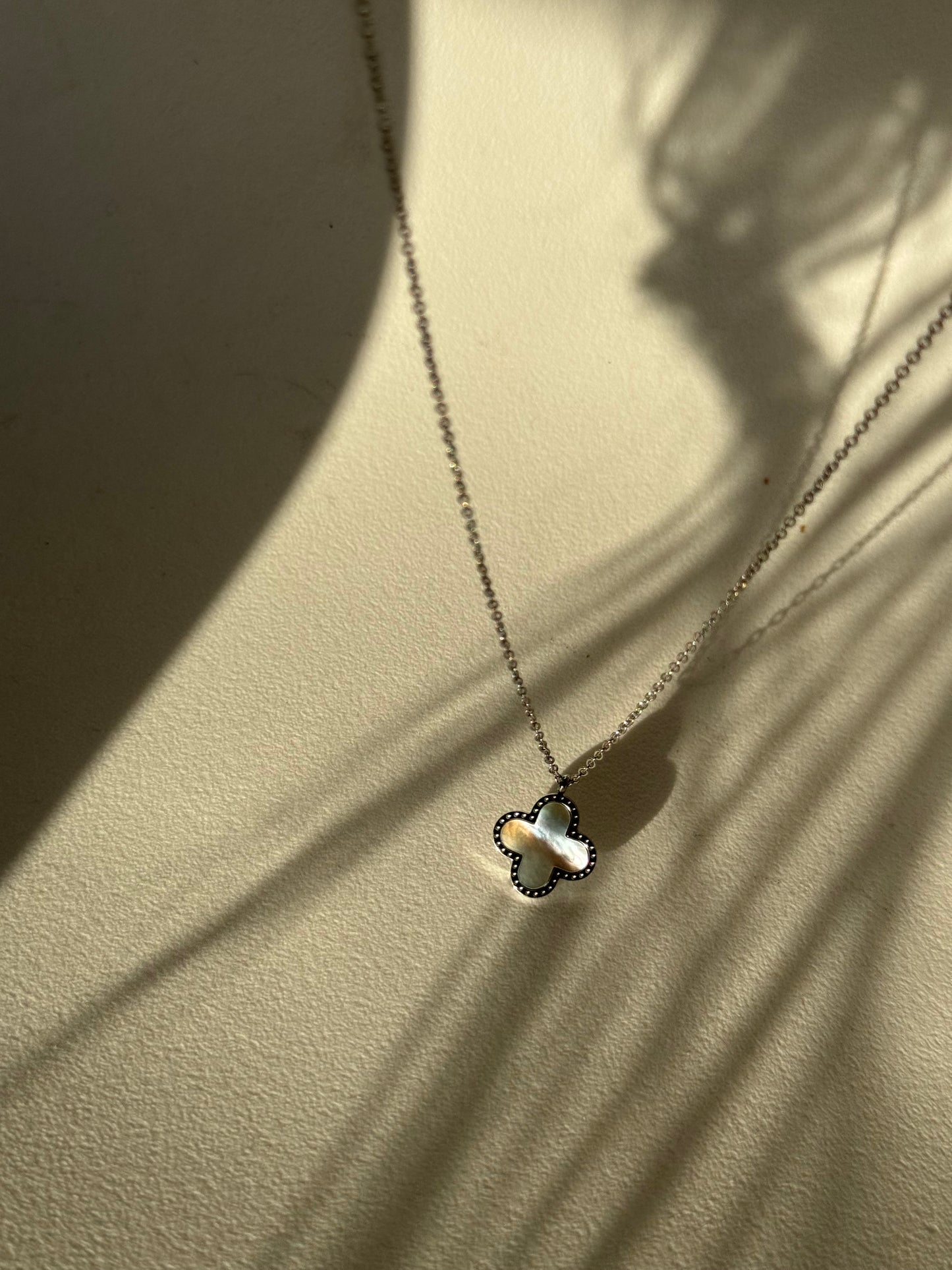 Clover Stainless Steel Marble Charm Necklace In Sliver