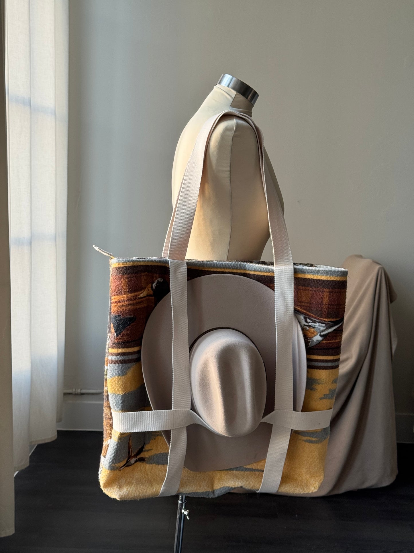 Magnus Vintage Handcrafted Tote Hat Holder Bag XL