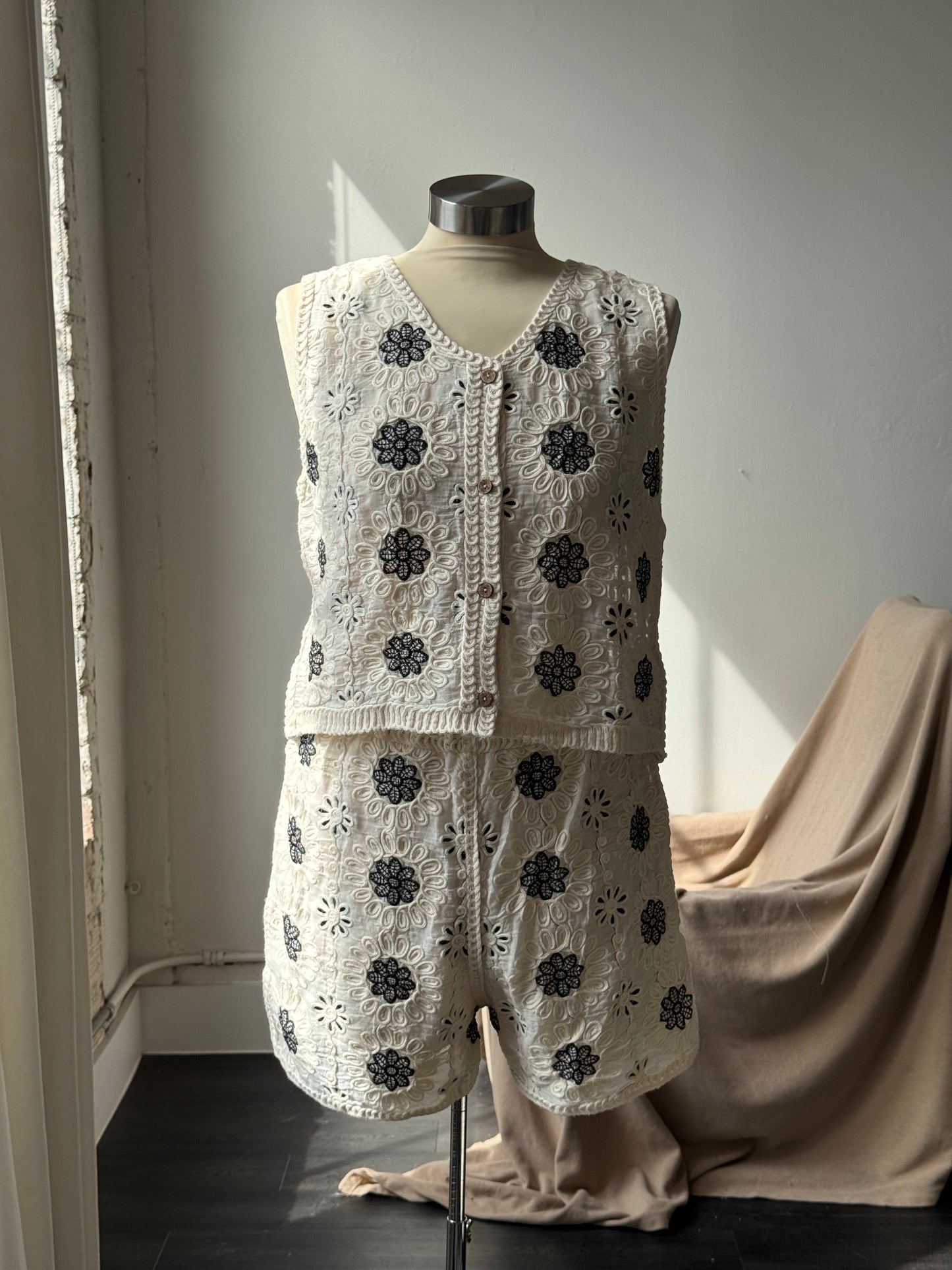 Monique Cotton Crochet Embroidered Appliqué Vest In Natural