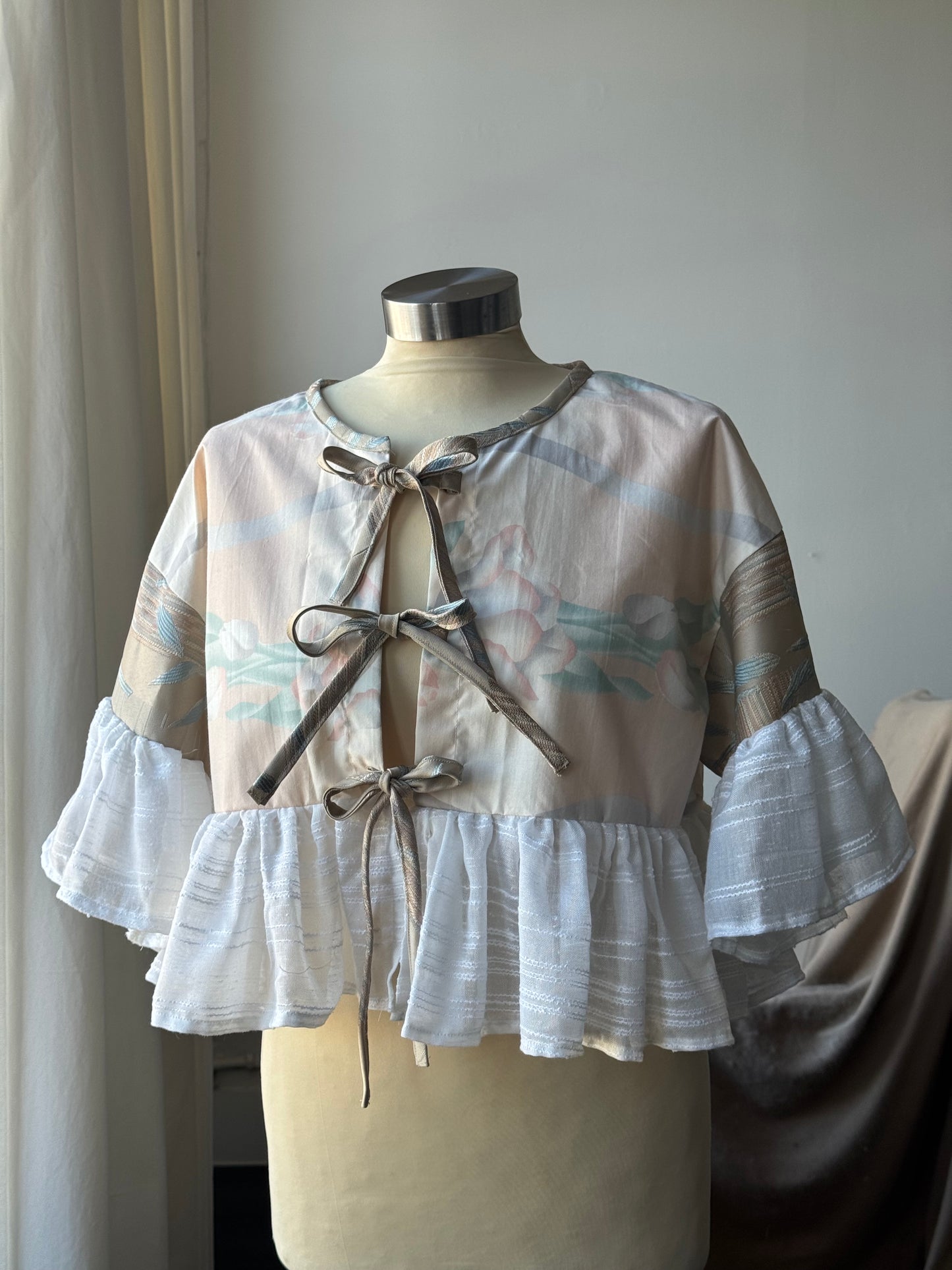 Dorothy Handcrafted Vintage Ruffle Tie Top In 80s Wallpaper