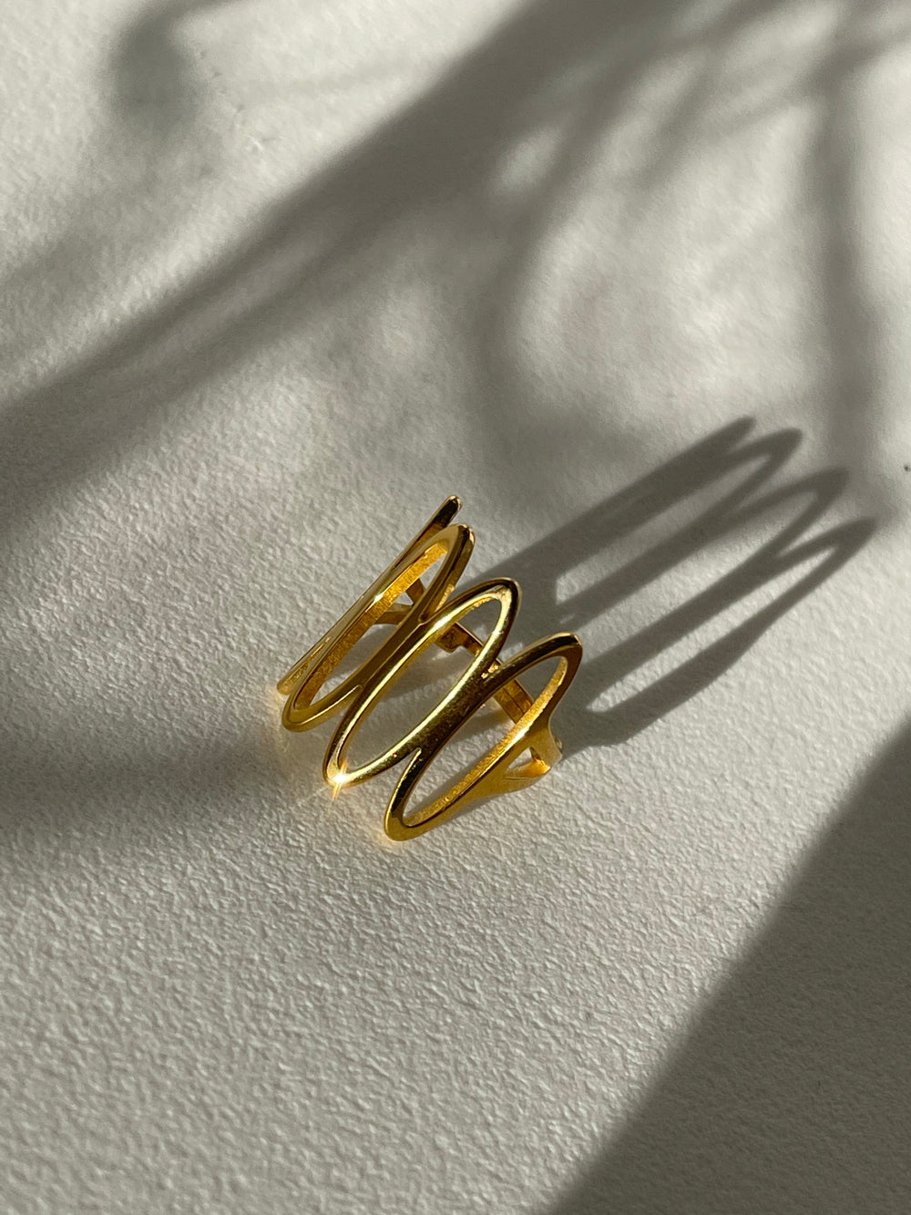 Gated Stainless Steel Ring In 18k Gold Plated