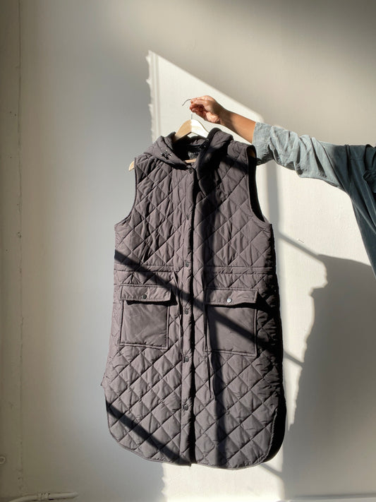 Corrine Quilted Diamond Puffer Maxi Vest In Black