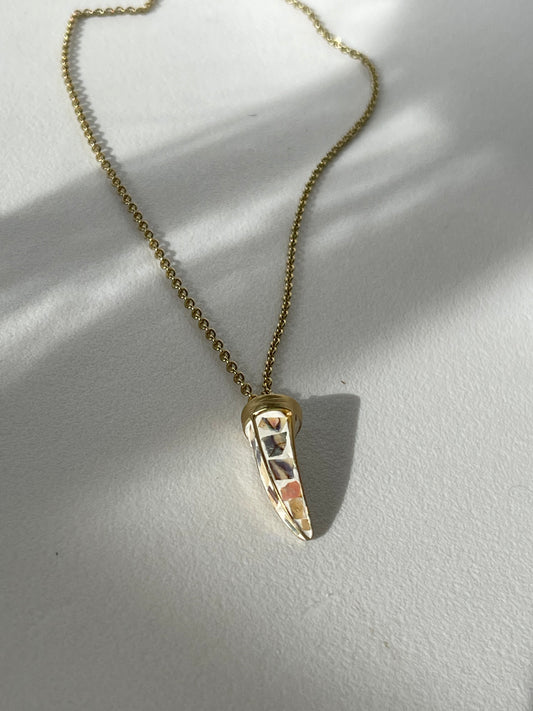 Allen Artisan Horn & Stone Necklace In Ivory Gold