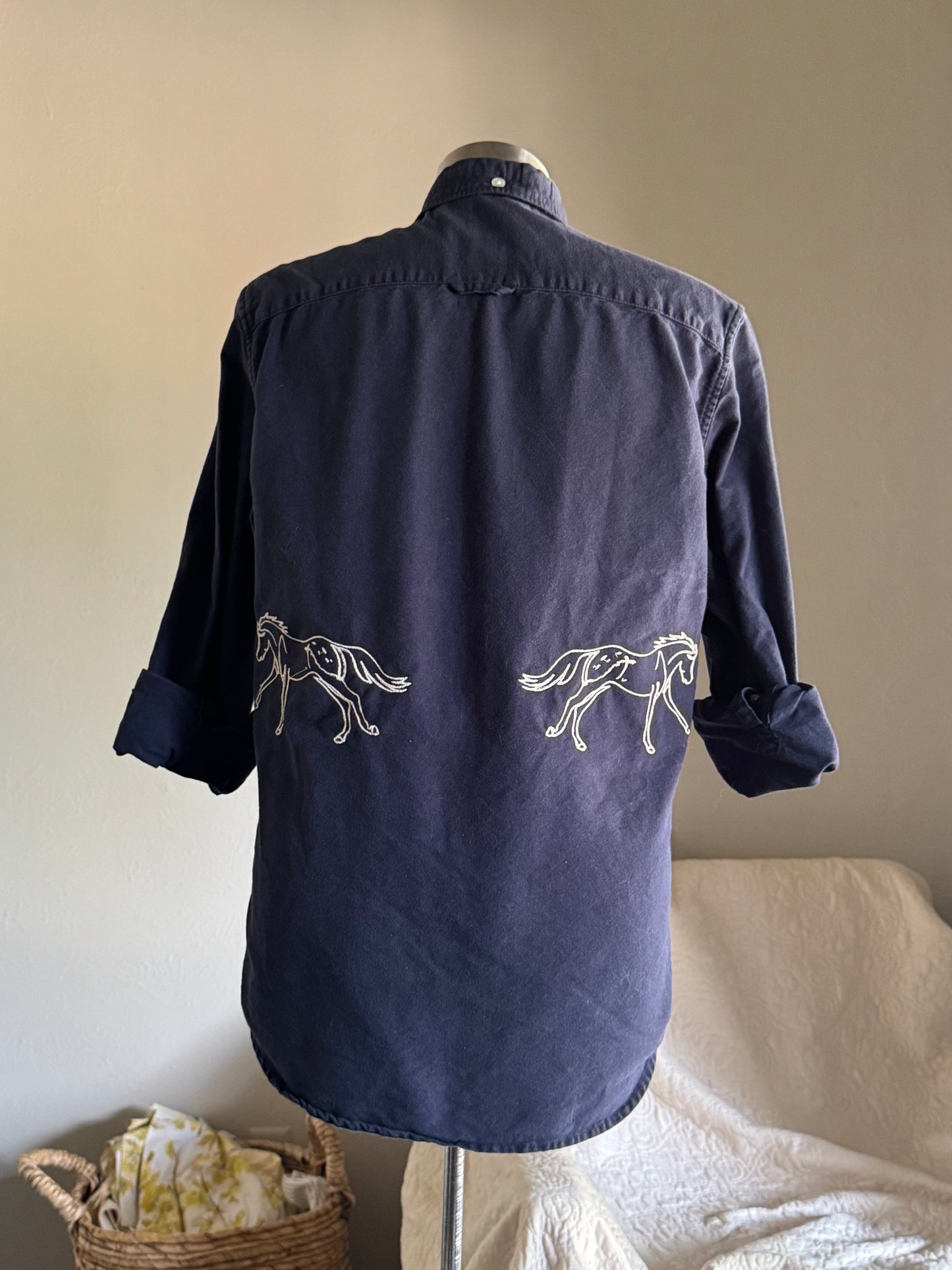 Jaxson Handcrafted Embroidered Button Down In Midnight Navy