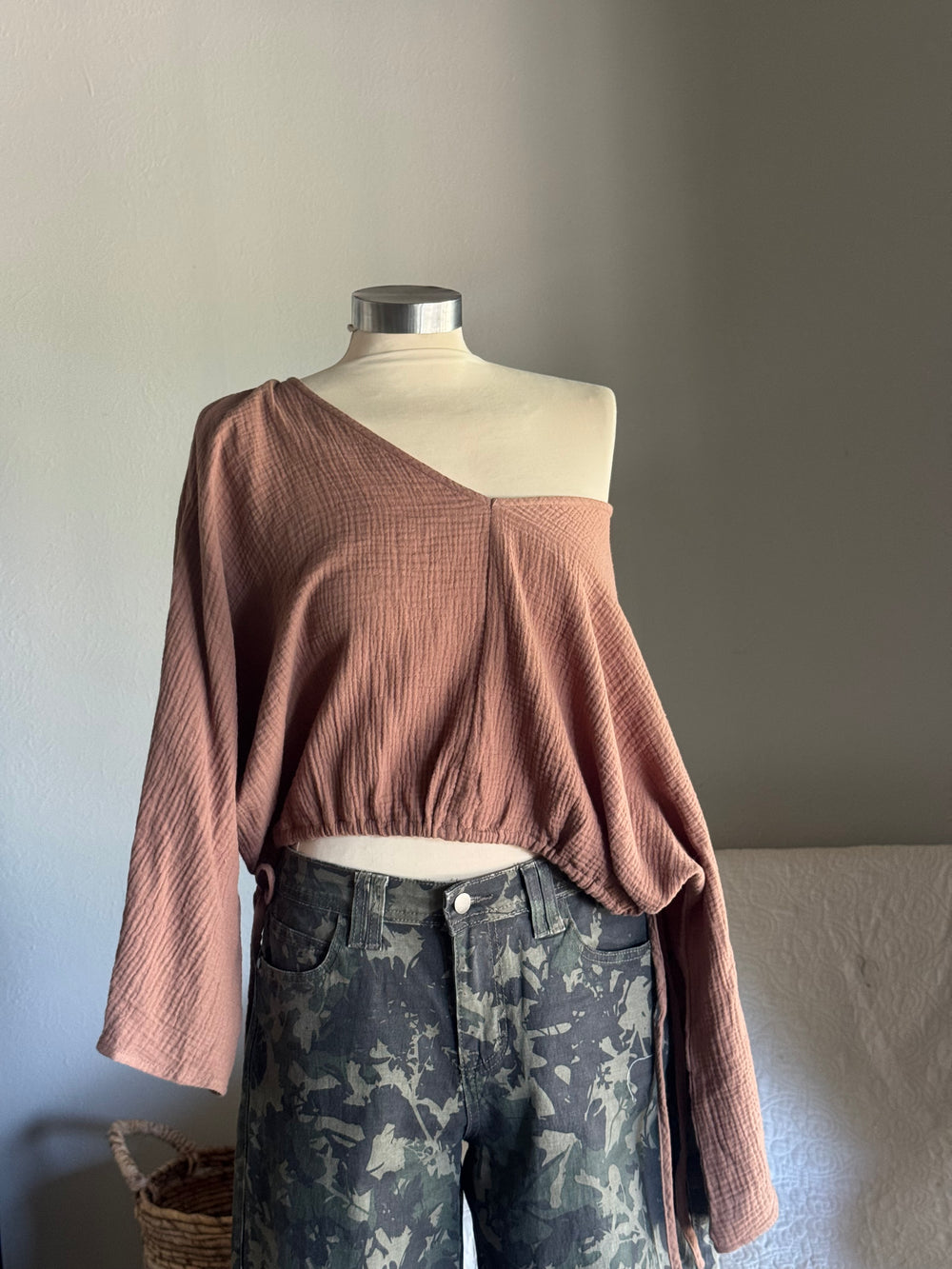 Marsha Cotton Gauze Cropped Kimono Style Top In Tiramisu