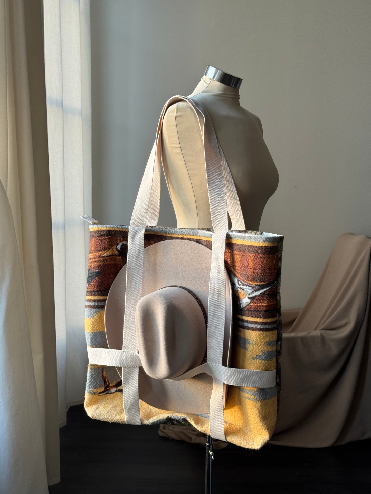 Magnus Vintage Handcrafted Tote Hat Holder Bag XL