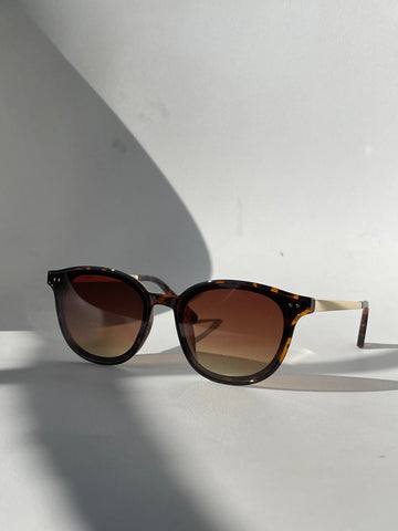 Casey Double Stud 80s Style Sunglasses In Gold Tortoise