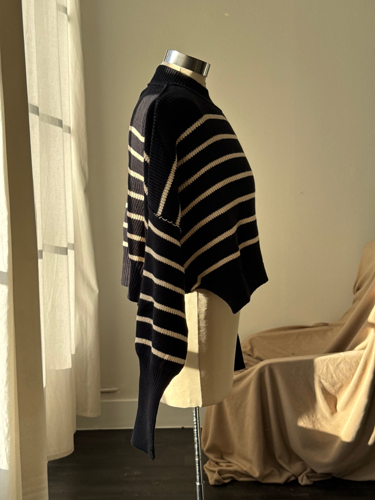 Henry Cotton Striped Cropped Mock Neck Sweater In Cream & Black￼