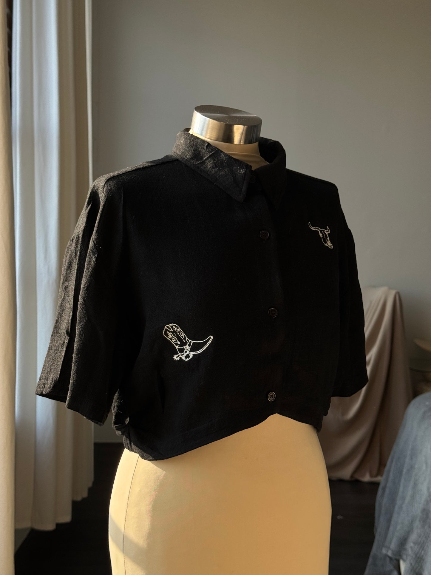Judy Handcrafted Embroidered Sad Songs Cropped Button Down In Black
