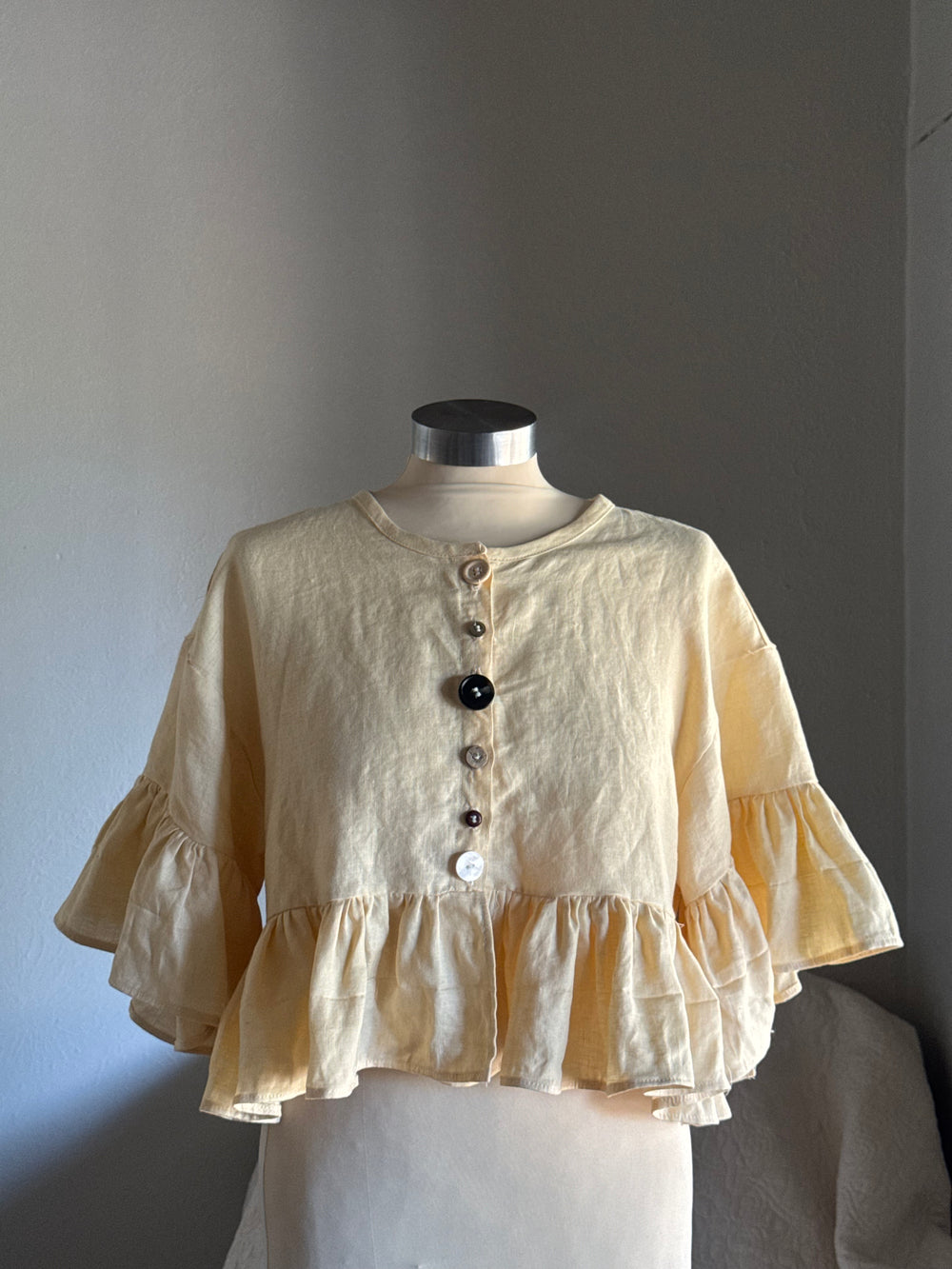 Joycie Handcrafted 100% Linen Button Down Ruffle Top In Butter